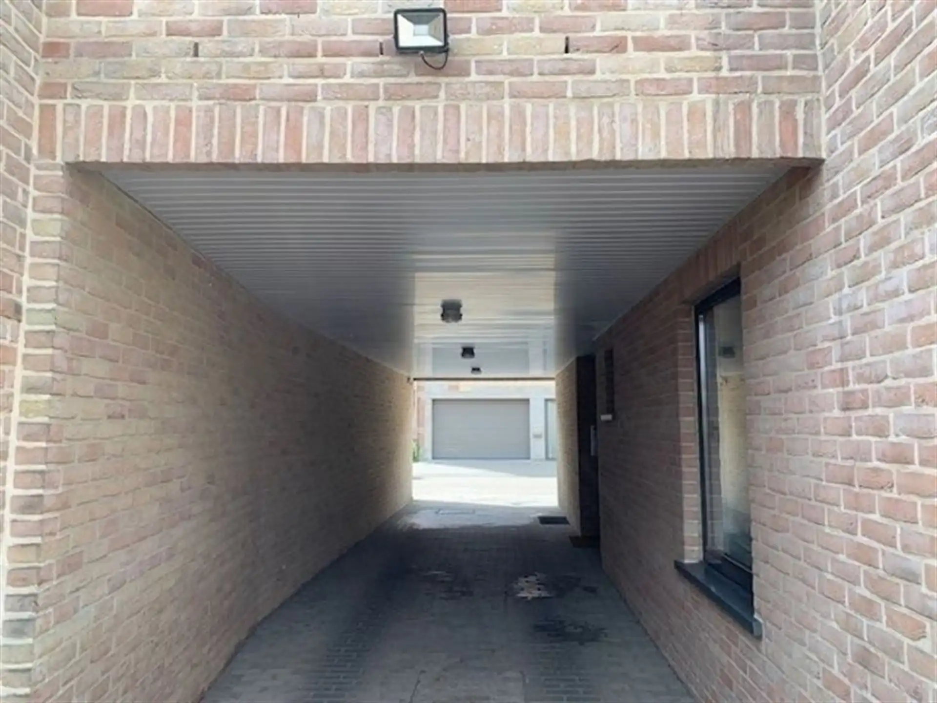 Centraal gelegen appartement met ruim terras! foto 13