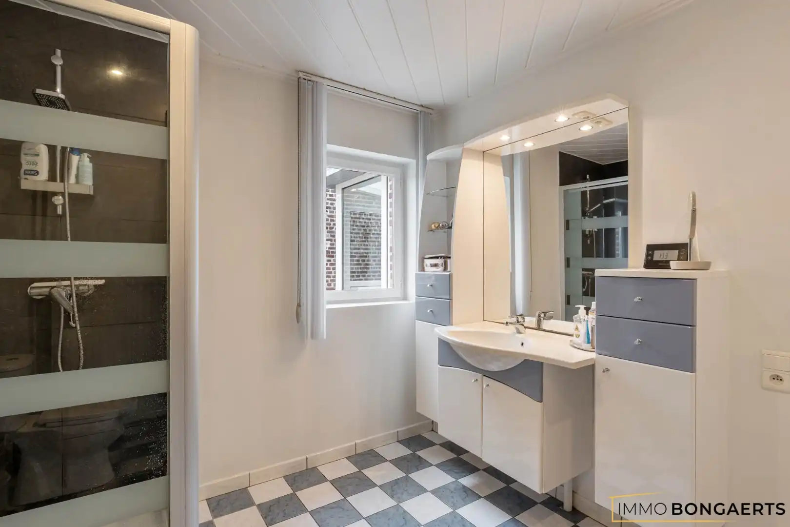 Karaktervolle woning in het centrum van Bree foto 12