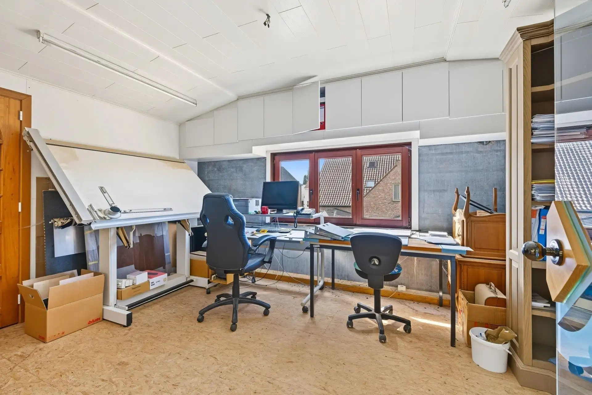 Ruime gezinswoning in klassiek landelijke stijl met aanpalende werkplaats van ca. 435m² foto 29