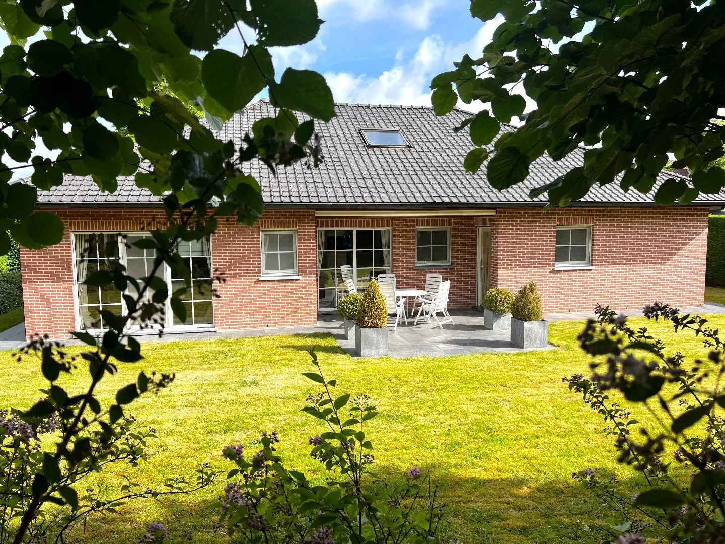 Knappe en verzorgde villa te koop teTiegem op 726m2 perceeloppervlakte. foto 28
