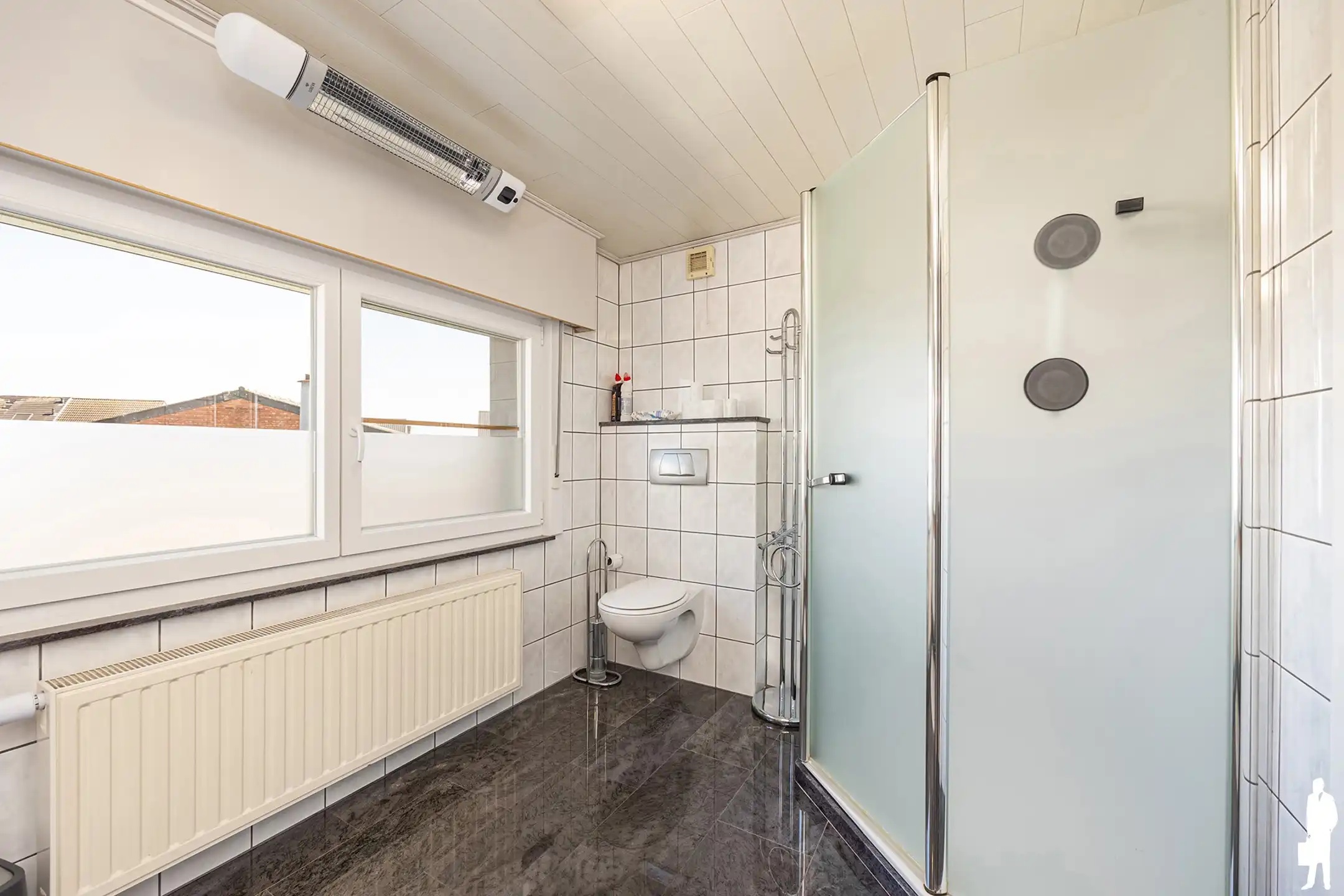 Zeer ruime gezinswoning met 4 slaapkamers op rustige ligging foto 16
