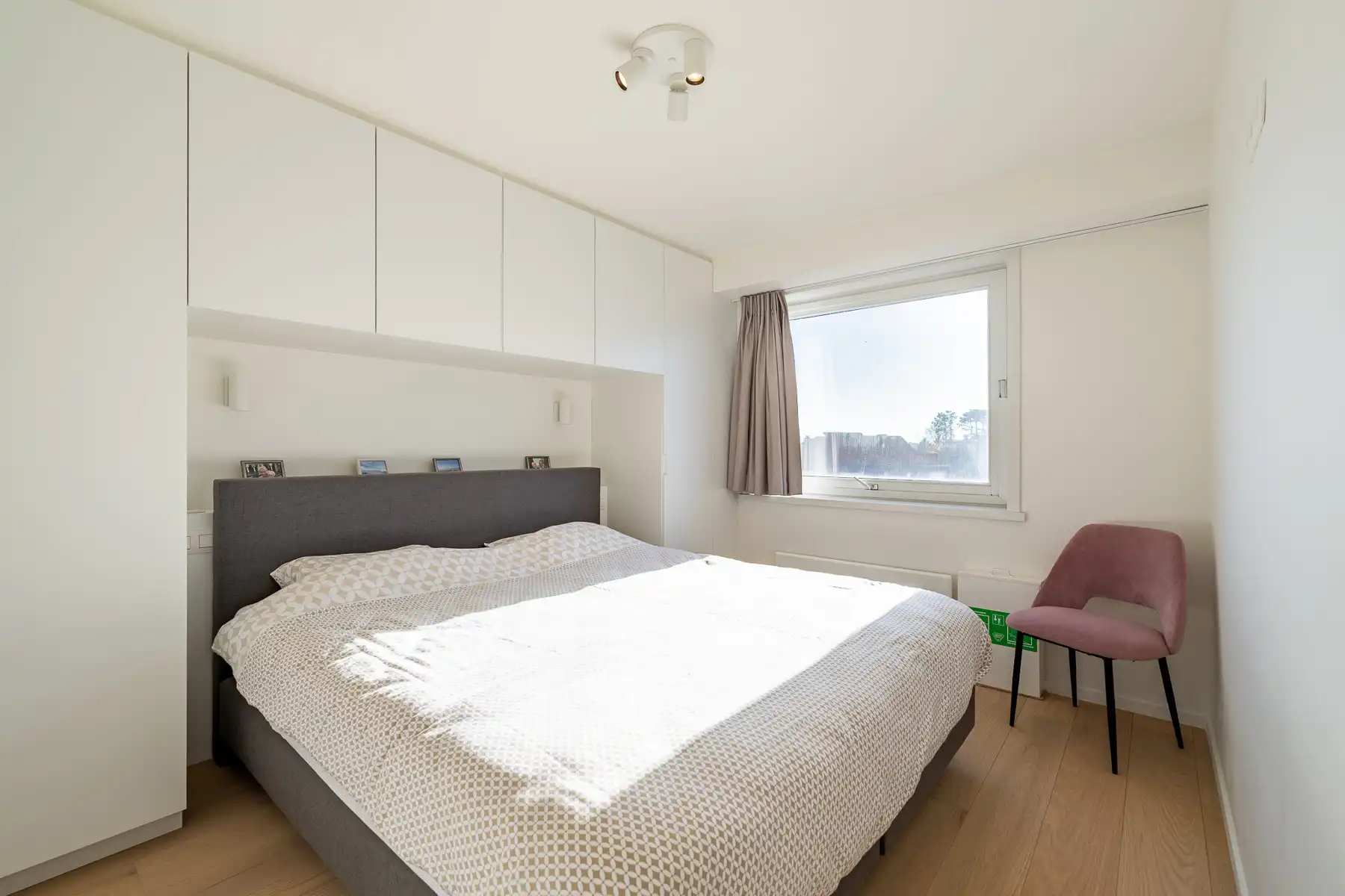 Gerenoveerd en gemeubeld appartement op toplocatie - Open zicht foto 10