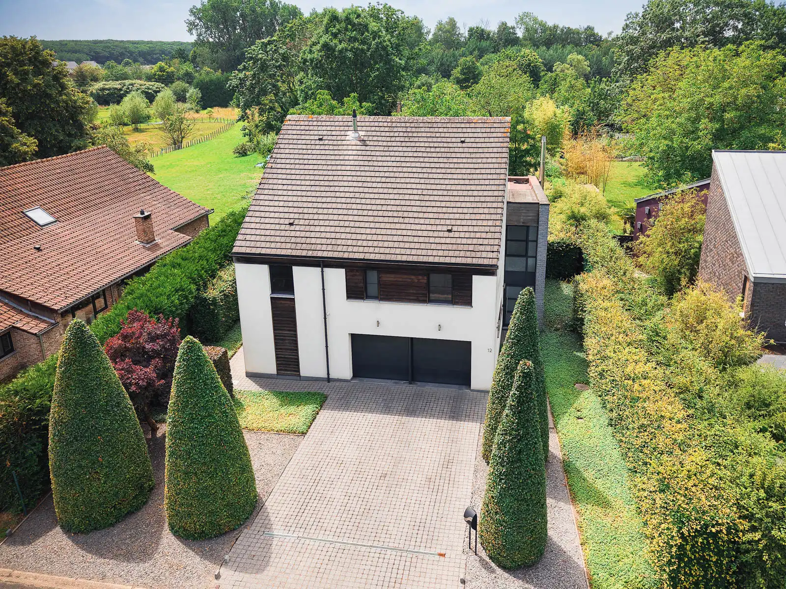 Stijlvolle, eigentijdse woning op een ruim perceel foto 2