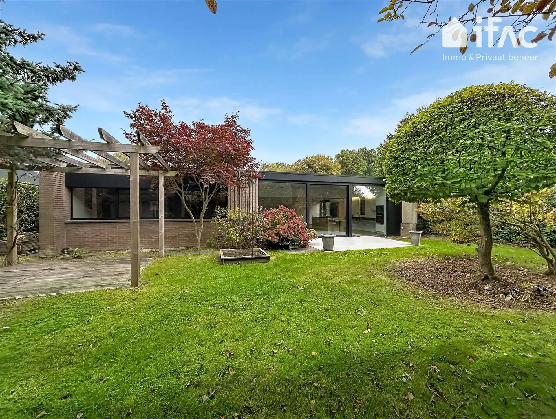 Zeer ruime bungalow voorzien van zonnepanelen  foto 7