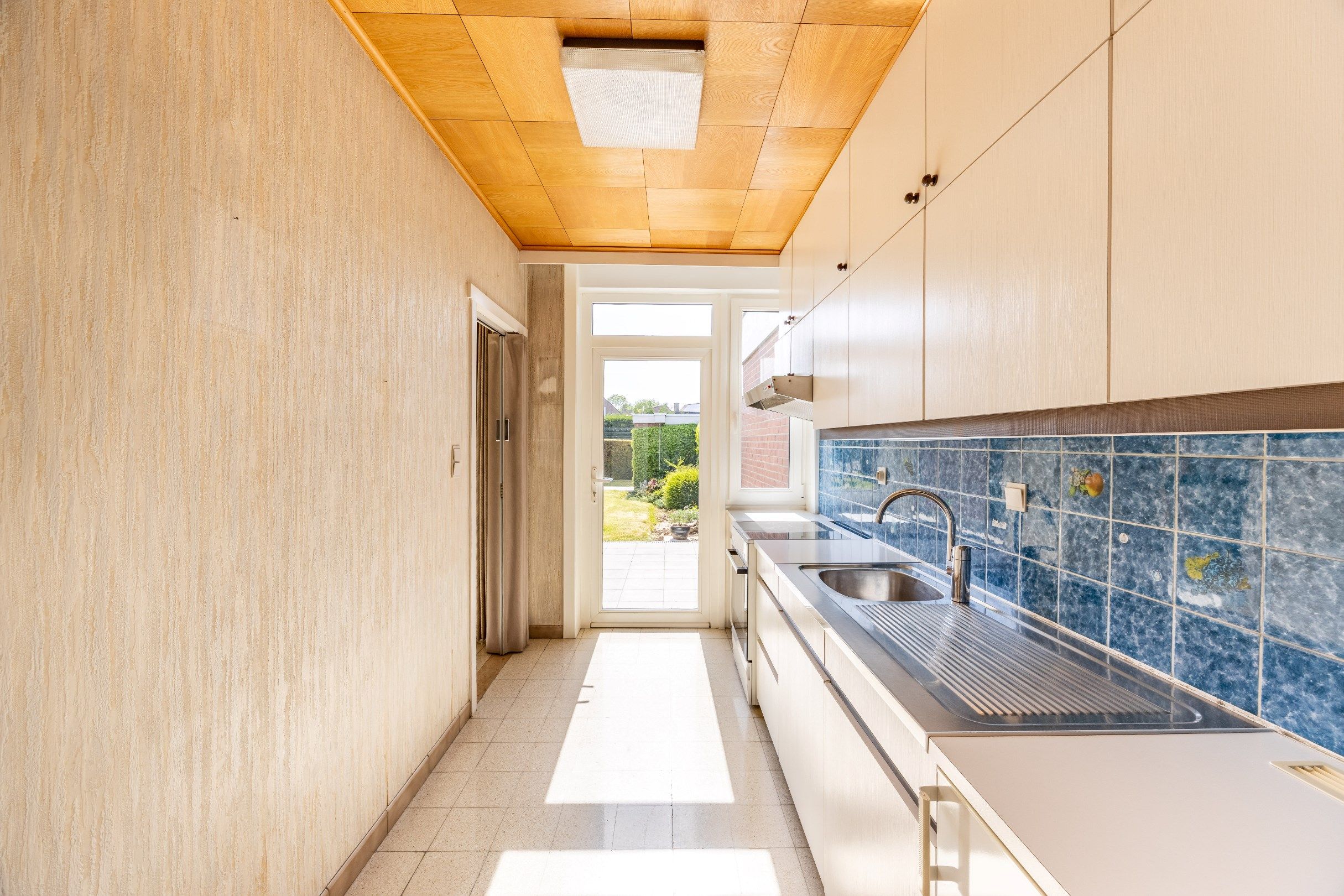 TRAPLOZE WONING MET GARAGE foto 6
