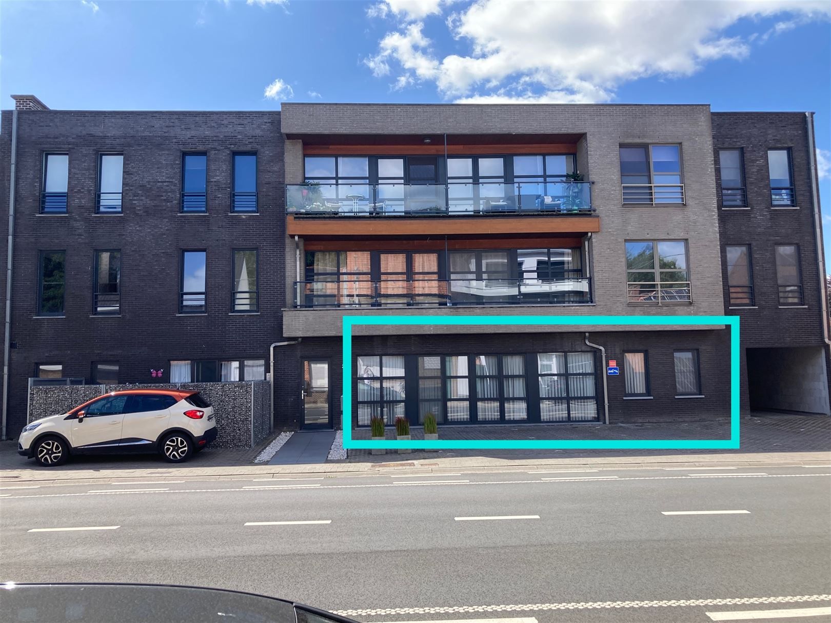 Modern gelijkvloersappartement + tuin & garage op toplocatie foto {{pictureIndex}}