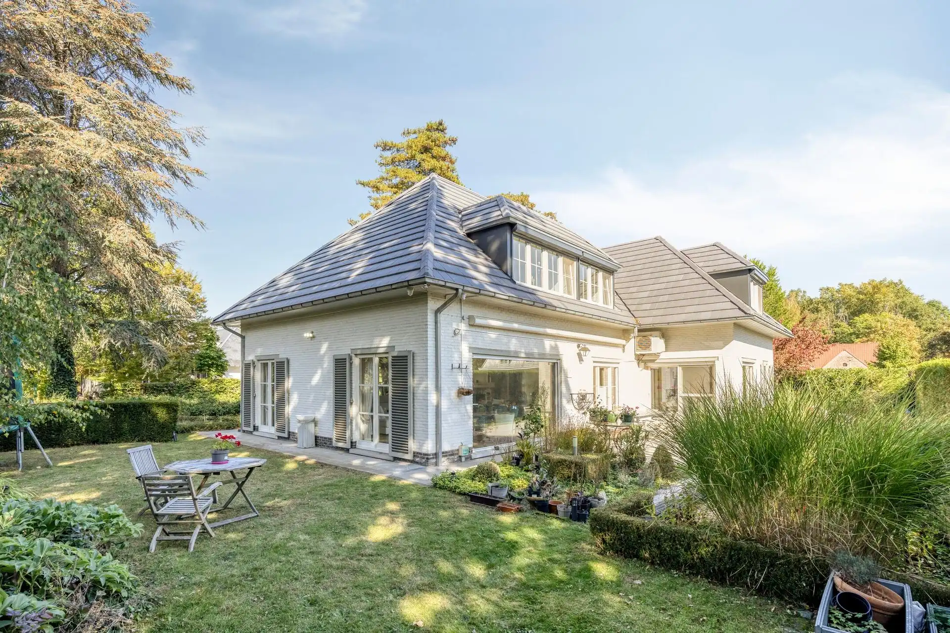Prachtig gerenoveerde villa in de Zonnebos wijk foto 29
