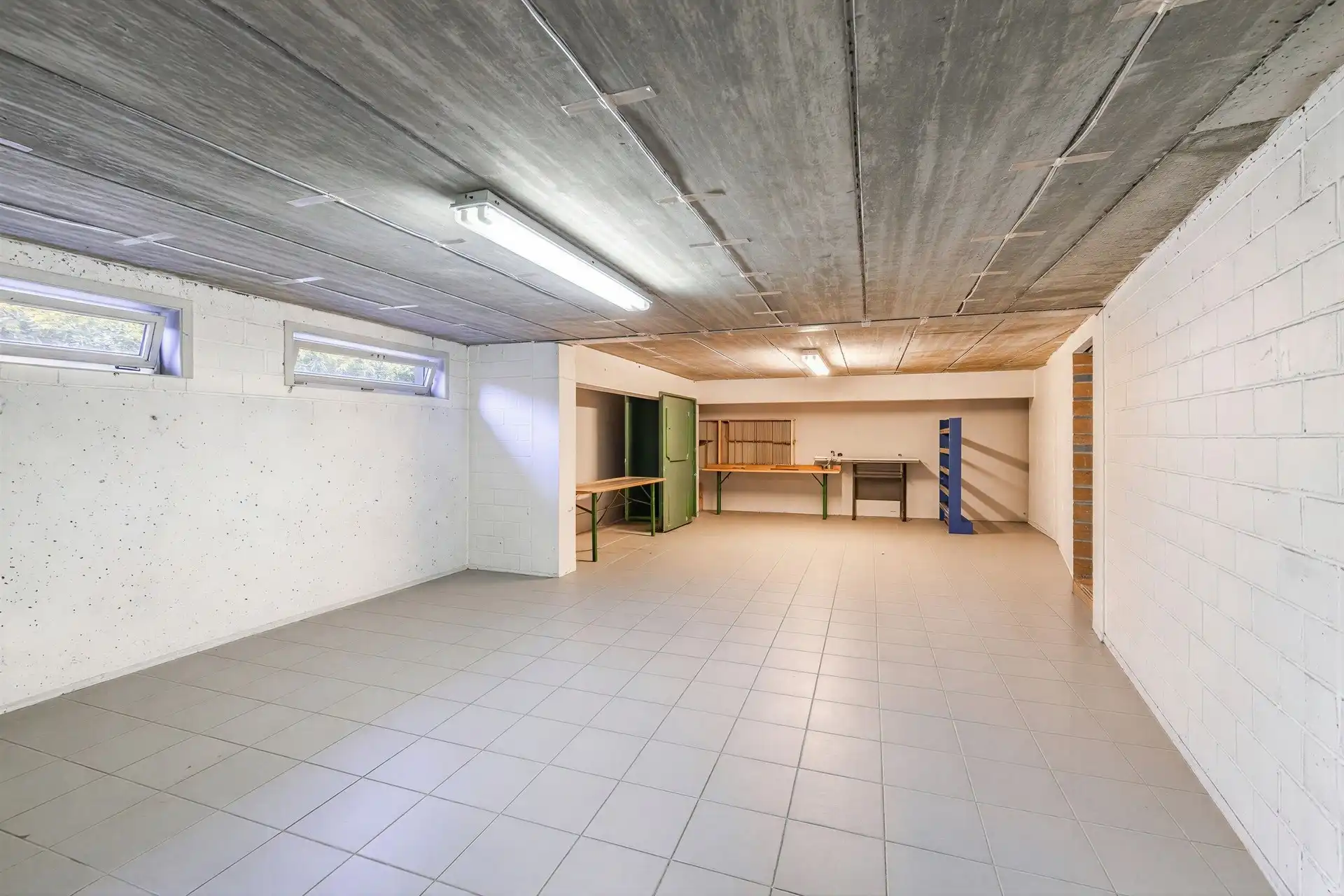 Karaktervolle architectenwoning op een perceel van ruim 25 are met diepe, oostgerichte tuin foto 10