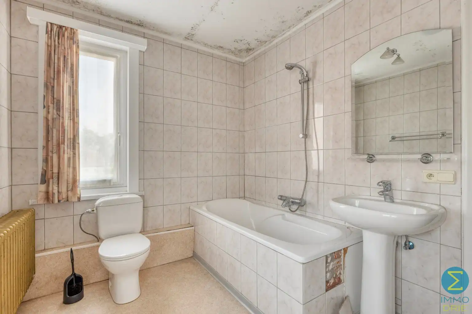 Nabij groene omgeving gelegen te renoveren woning op 567m² foto 13