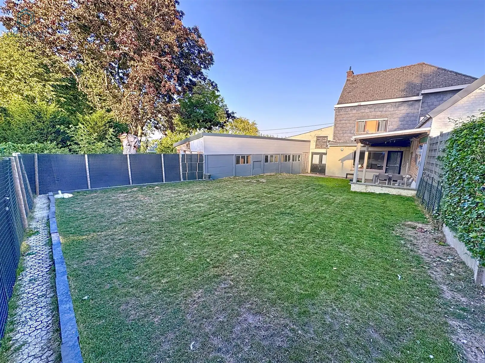 Instapklare gezinswoning met 3 slaapkamers, garage, atelier en prachtige tuin in het hart van de Vlaamse Ardennen foto 25