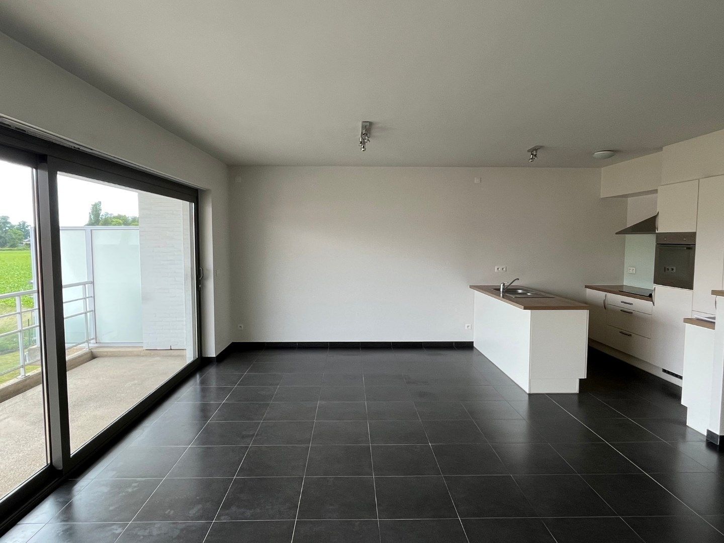 Hoogwaardig, eigentijds appartement met ondergrondse staanplaats foto 3