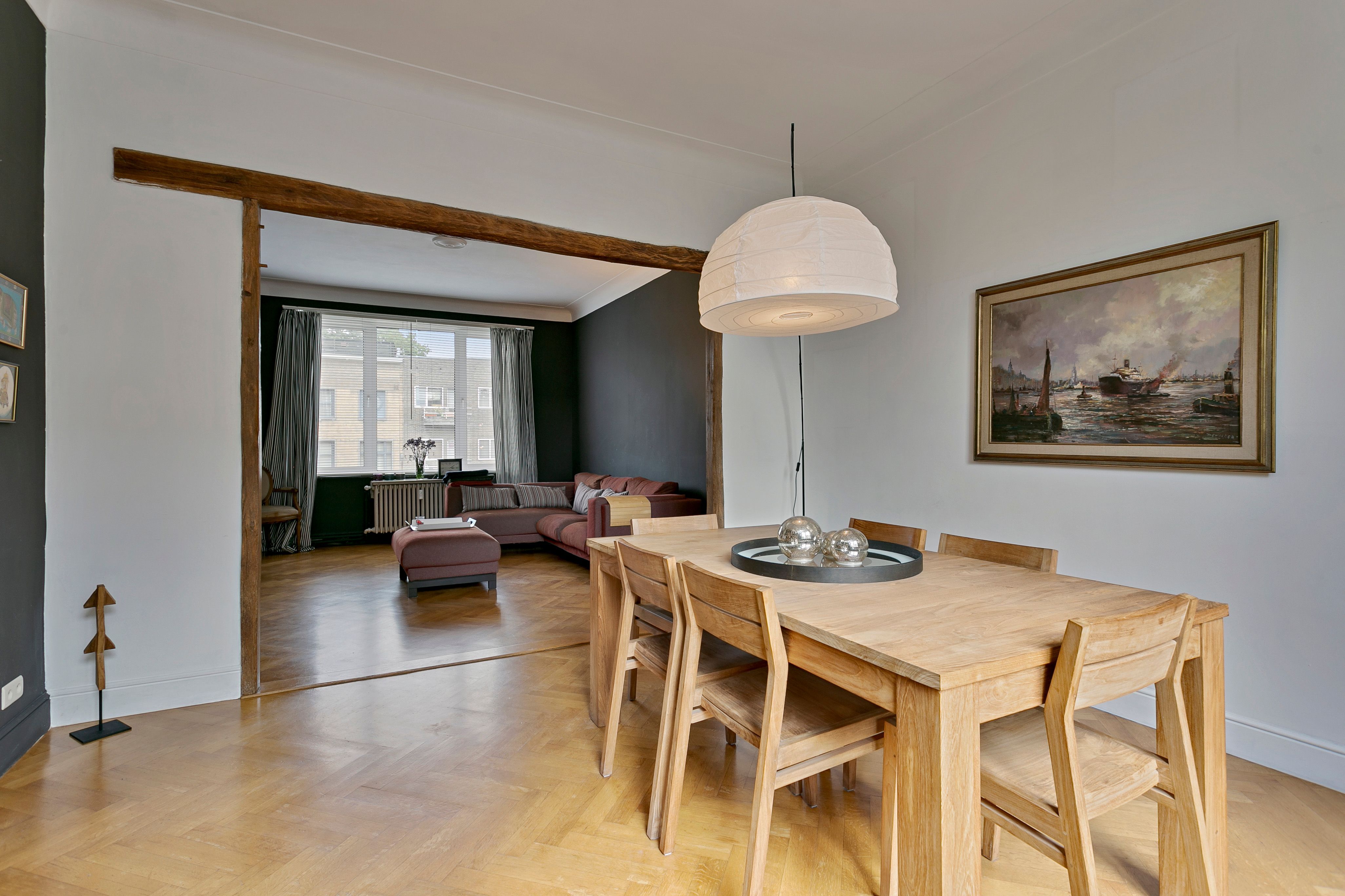 Authentiek appartement in een bel-étage woning in Antwerpen te huur! foto {{pictureIndex}}