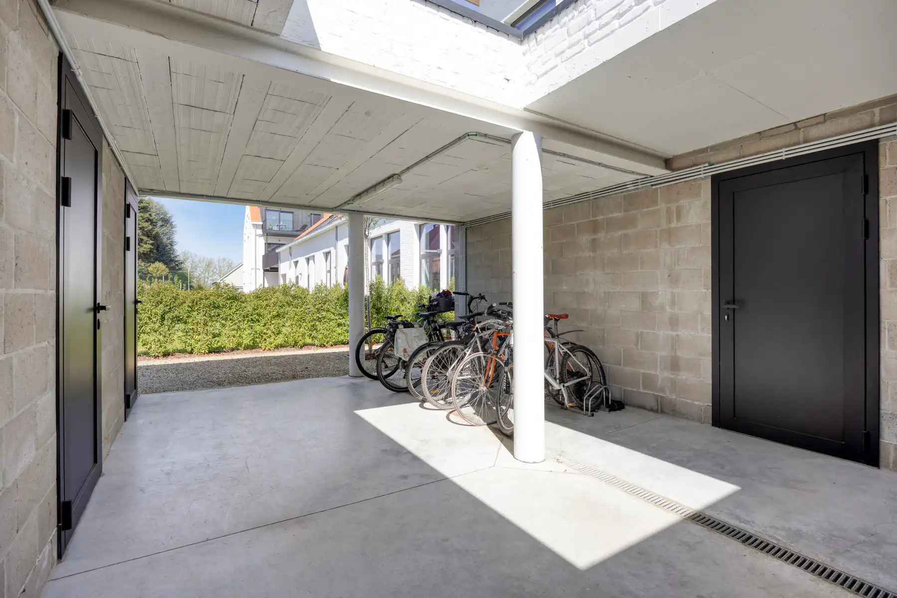 Prachtig duplex appartement met 2 kamers, tuin & staanplaats foto 20