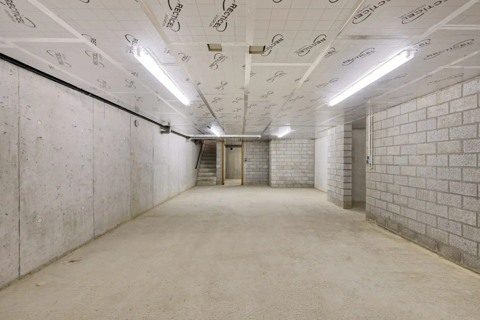 Zeer degelijke villa op 947 m² in het centrum van Rekkem! foto 17