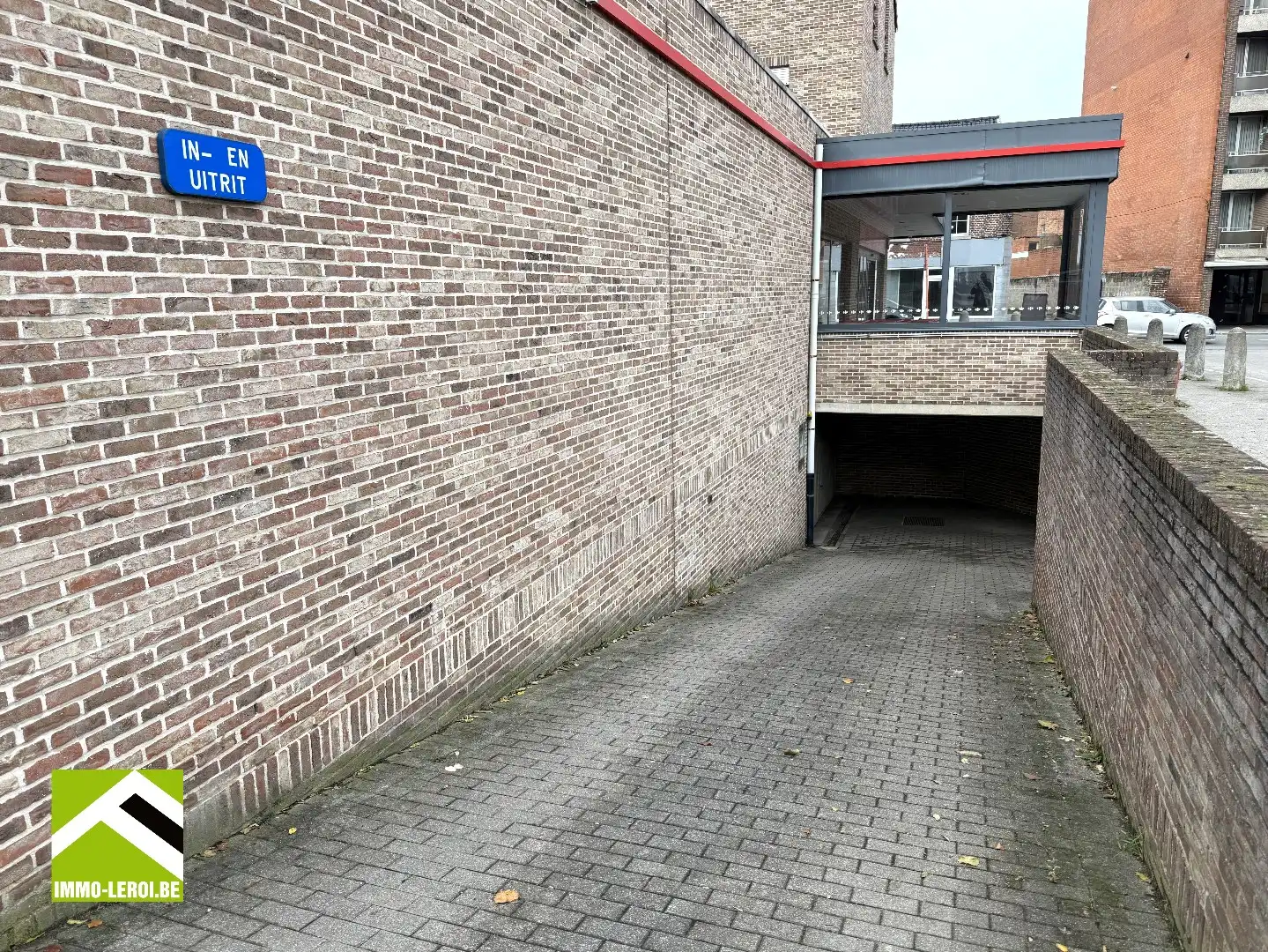 Garage te koop aan het stadscentrum van Tongeren foto 3