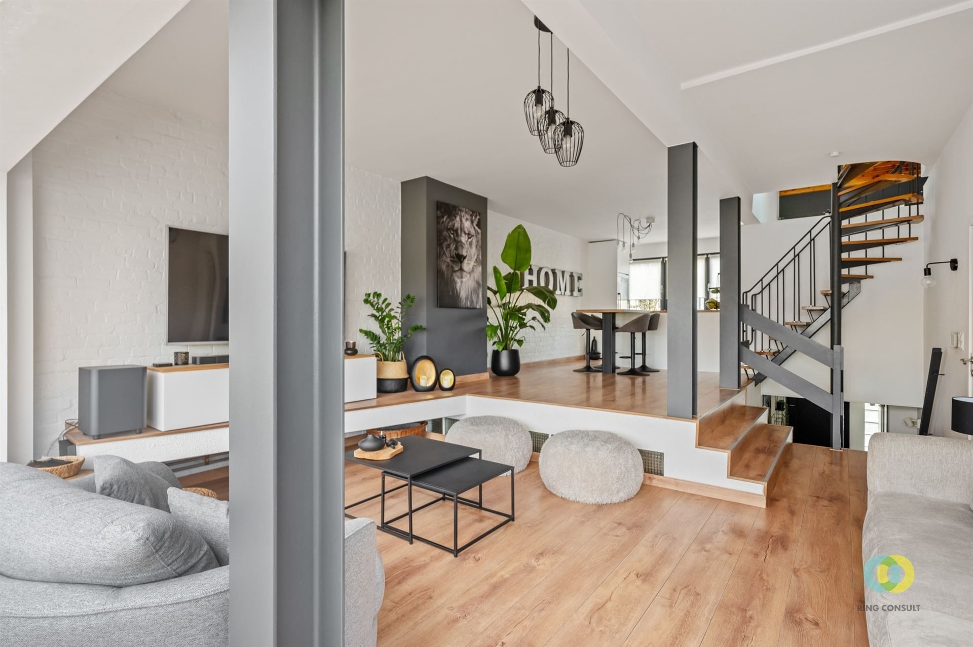 **IN OPTIE** Bel-etage met aangename tuin foto 4