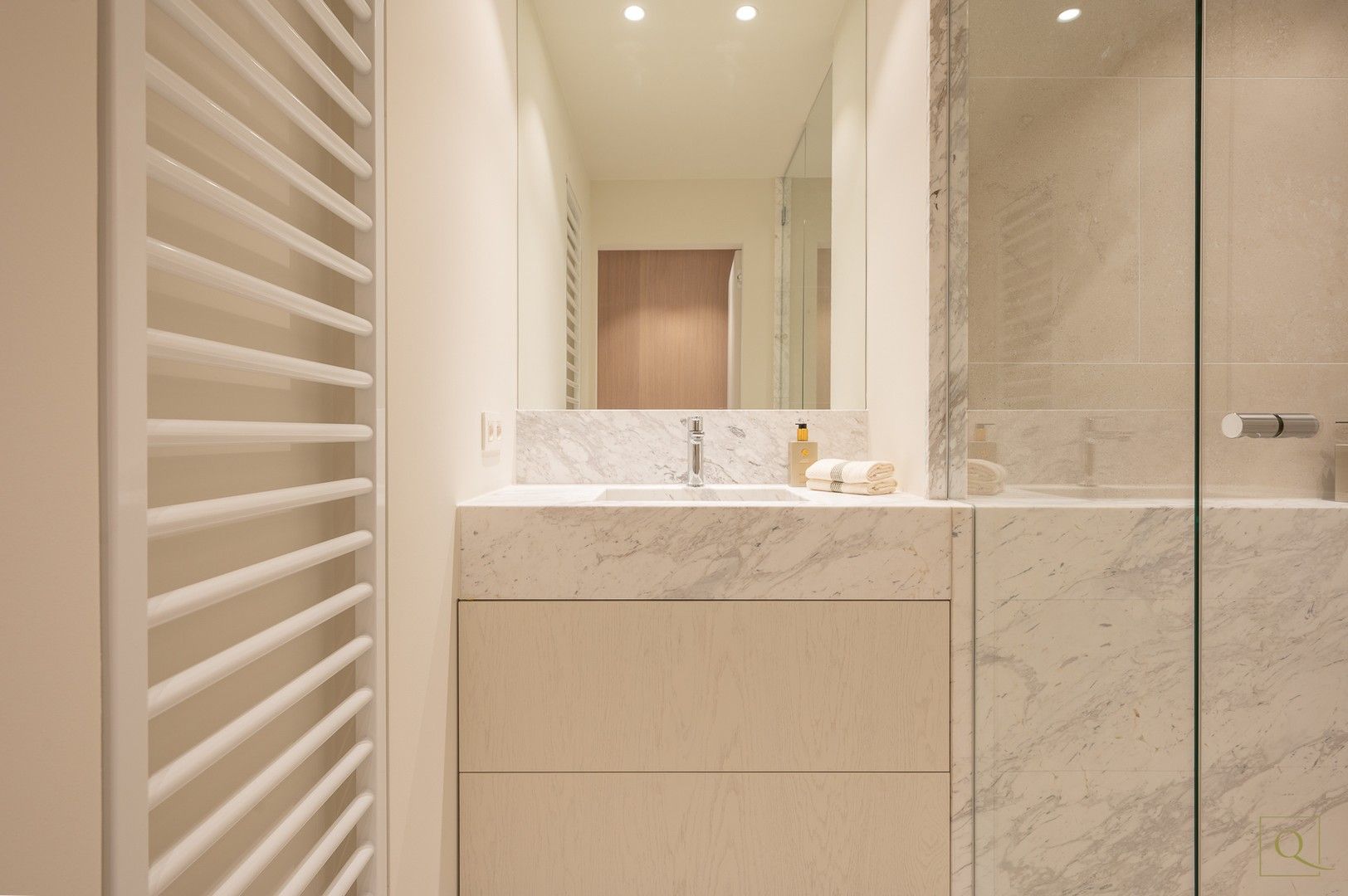 Prachtig gerenoveerd appartement met 3 slaapkamers vlakbij de Dumortierlaan. foto 22