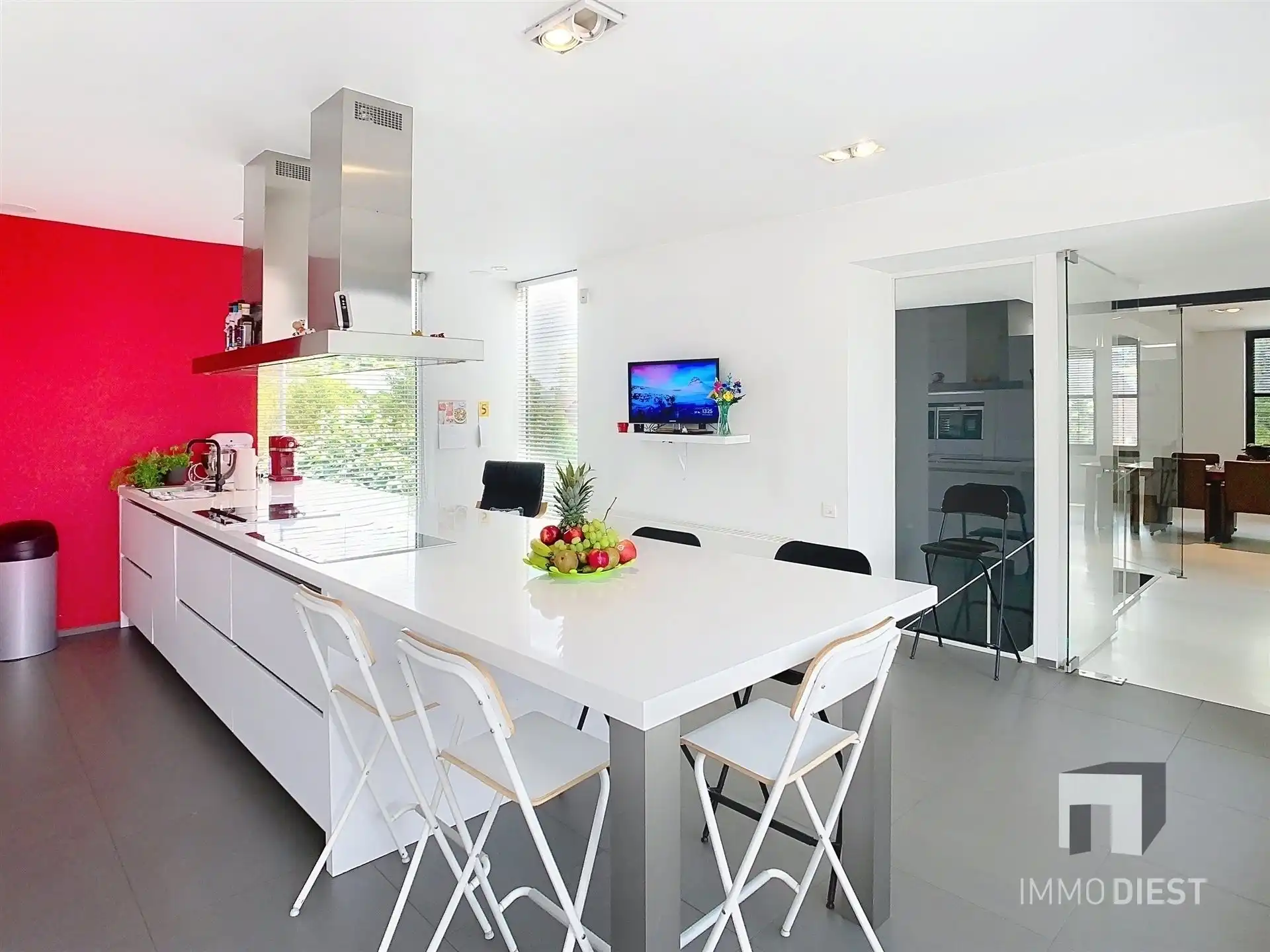 Handelspand met luxe woonst op goede locatie foto 10