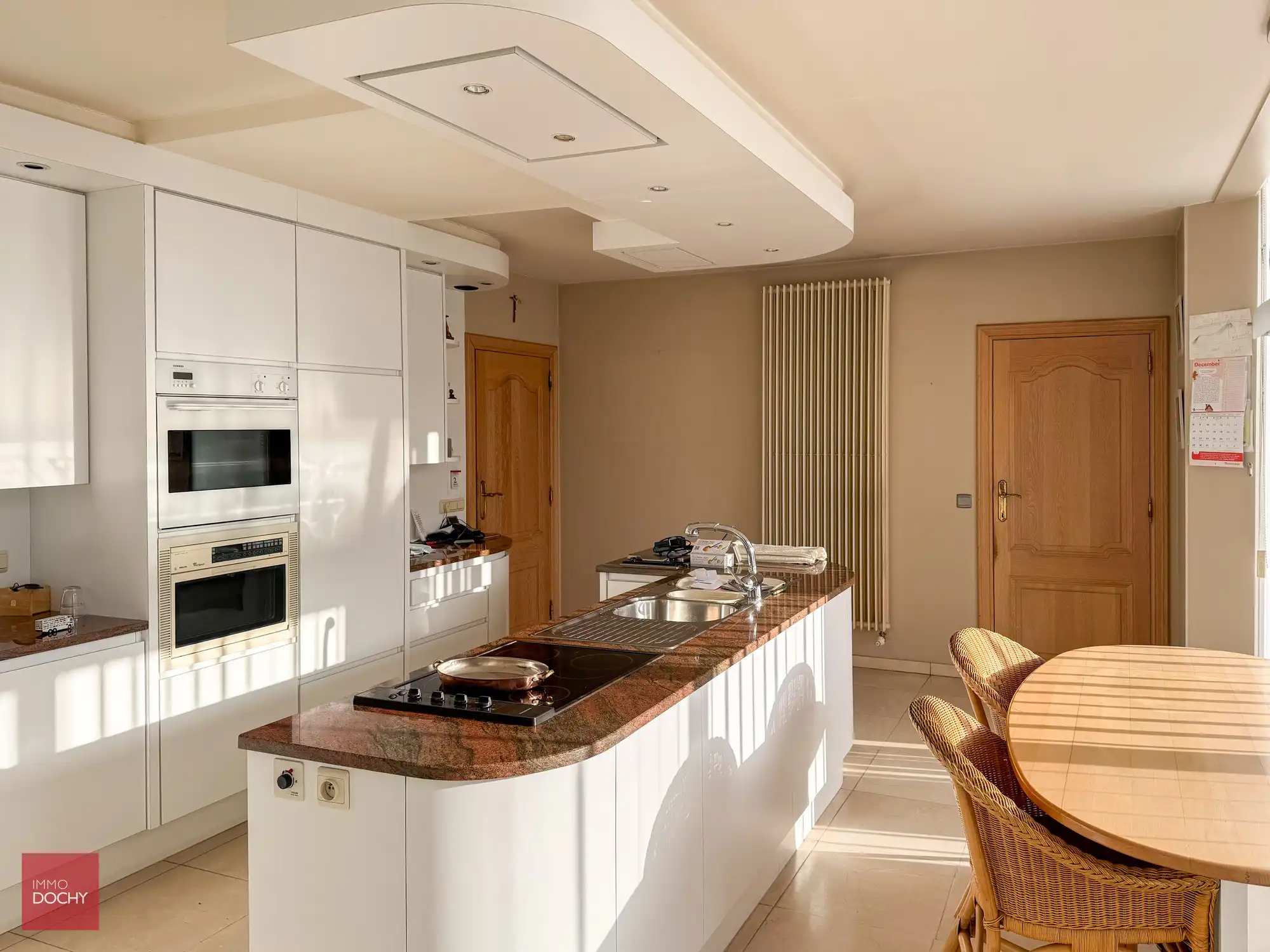 Villa met magazijn te huur – uitstekende ligging foto 12