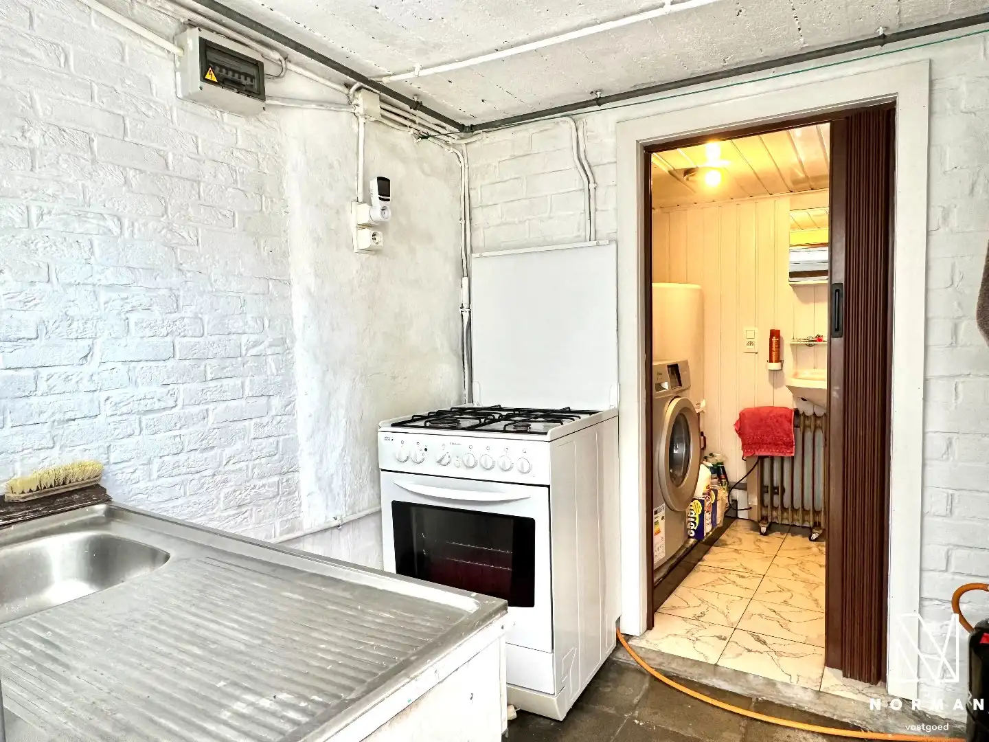 Instapklare woning te koop in Bavikhove met 3 slaapkamers, 2 badkamers en werkatlier op rustige, landelijke ligging! foto 9