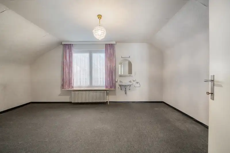 Te renoveren villa, ideaal geschikt voor bijberoep met veel ruimte en grote tuin in centrum Beveren opp 837 m² foto 16
