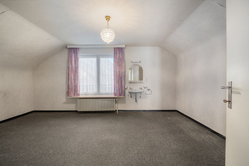 Te renoveren villa, ideaal geschikt voor bijberoep met veel ruimte en grote tuin in centrum Beveren opp 837 m² foto 16