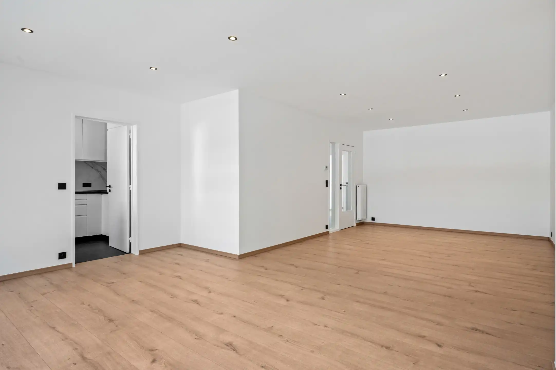 Prachtig gerenoveerd 3-slk-appartement met terras foto 2