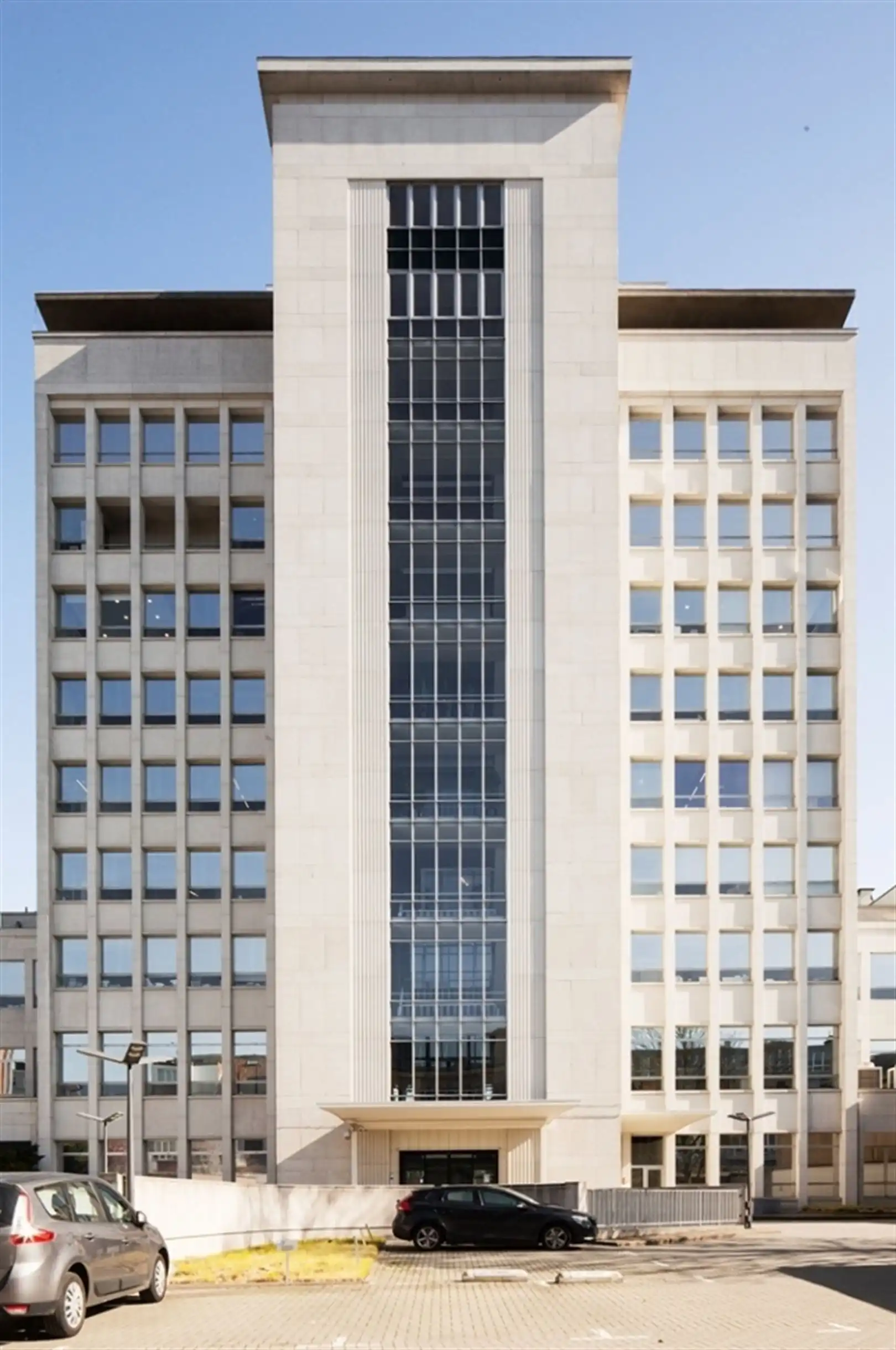 Co-rental in inspirerend skyline-kantoor OVAL Sky foto {{pictureIndex}}