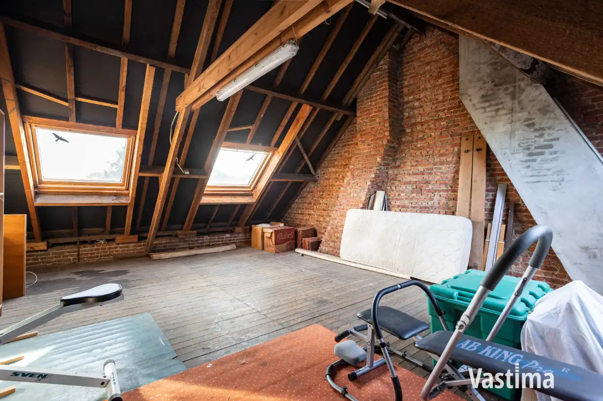 Te renoveren woning met ruime tuin foto 11