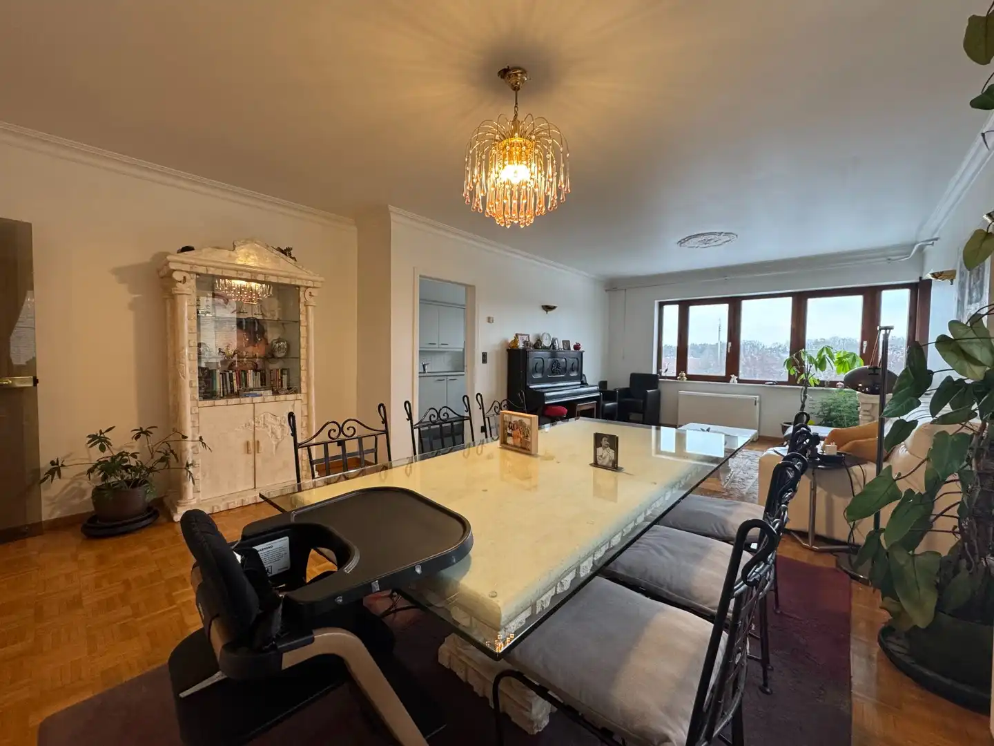 Ruim appartement met 3 slaapkamers én garage te huur in Genk centrum! foto 4