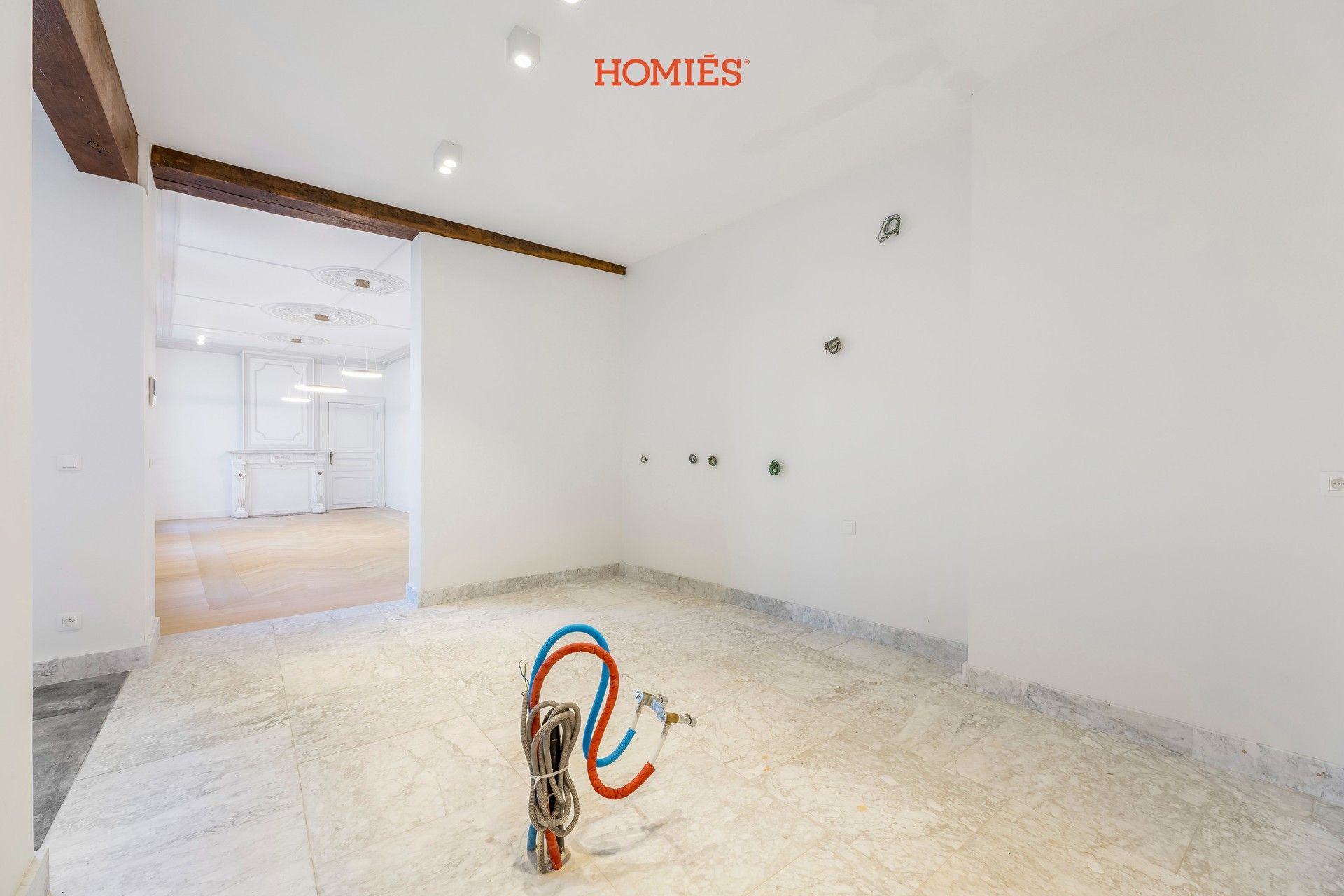 High-end gelijkvloers appartement met tuin, in historisch pand foto 4