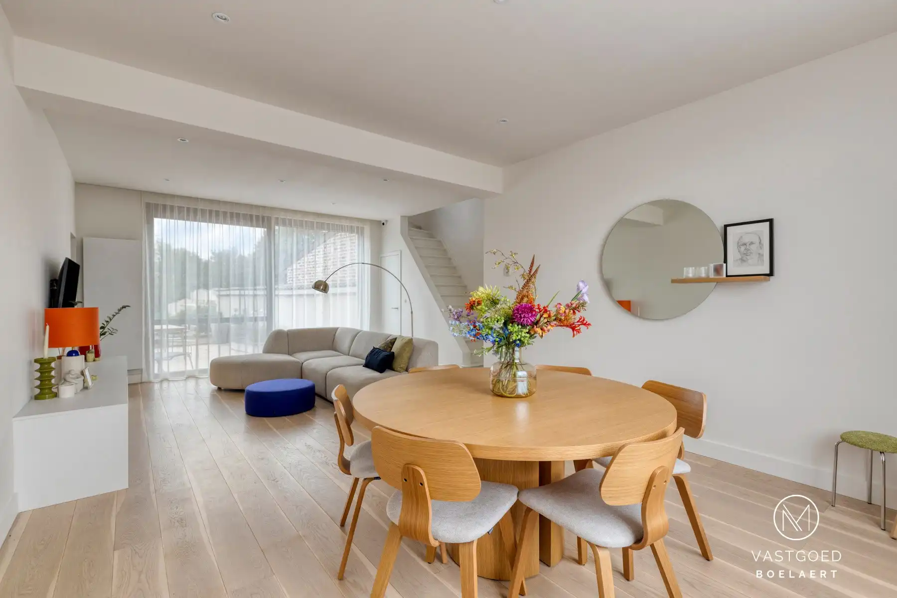 Volledig gerenoveerde woning met idyllische tuin en polyvalent bijgebouw in Aspelare foto {{pictureIndex}}