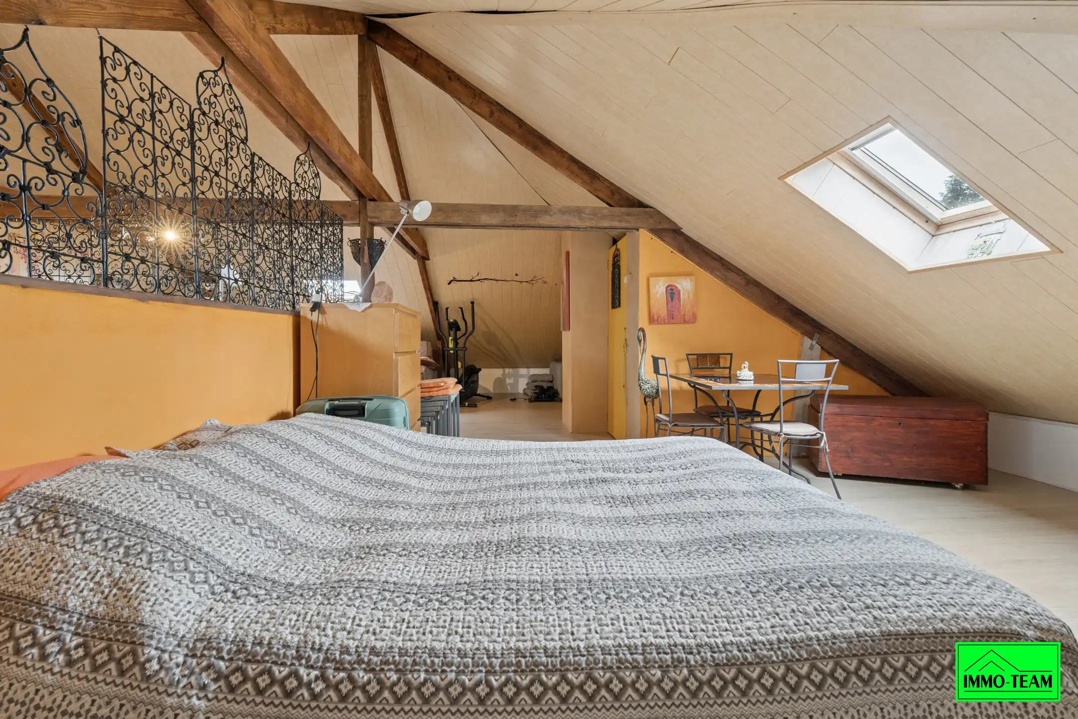 Ruime 4-gevelwoning op topligging foto 16