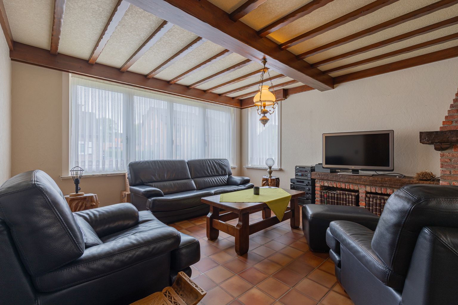 Rustig gelegen halfopen bebouwing met garage. foto 3