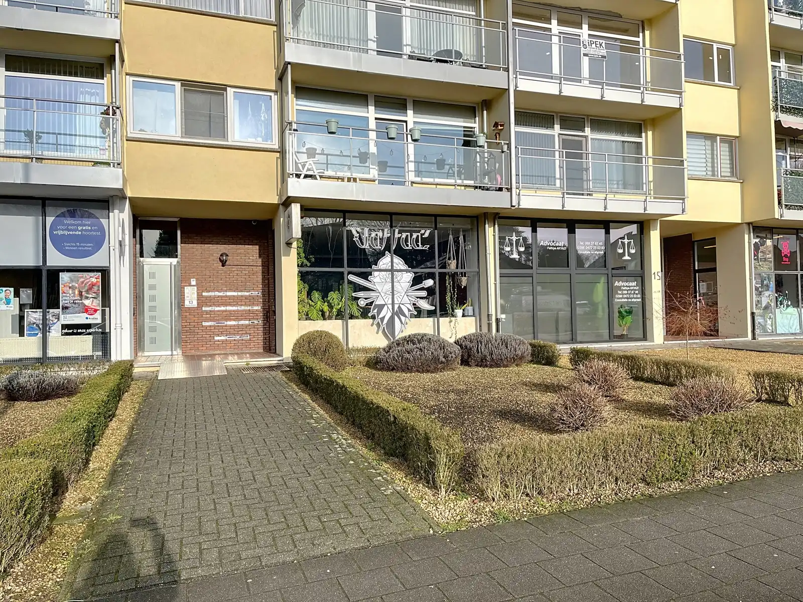 Handelsgelijkvloers van 73 m² in centrum Genk.  foto 2