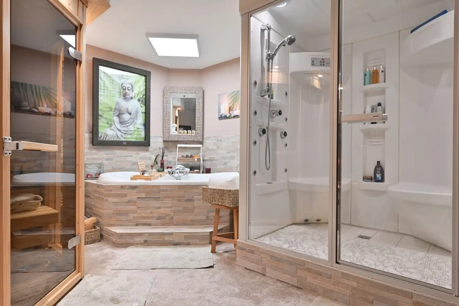 Exclusieve, compleet ingerichte bungalow op unieke bosrijke ligging, met prachtig overdekt terras en ruime kelder foto 27