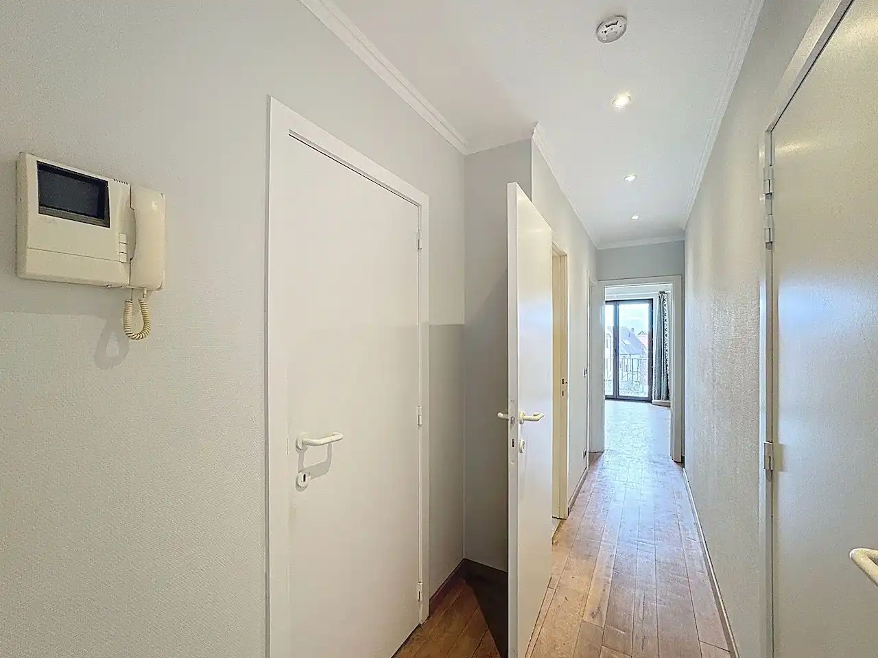 Ruim en lichtrijk appartement gelegen op de tweede verdieping van een goed onderhouden residentie foto 15