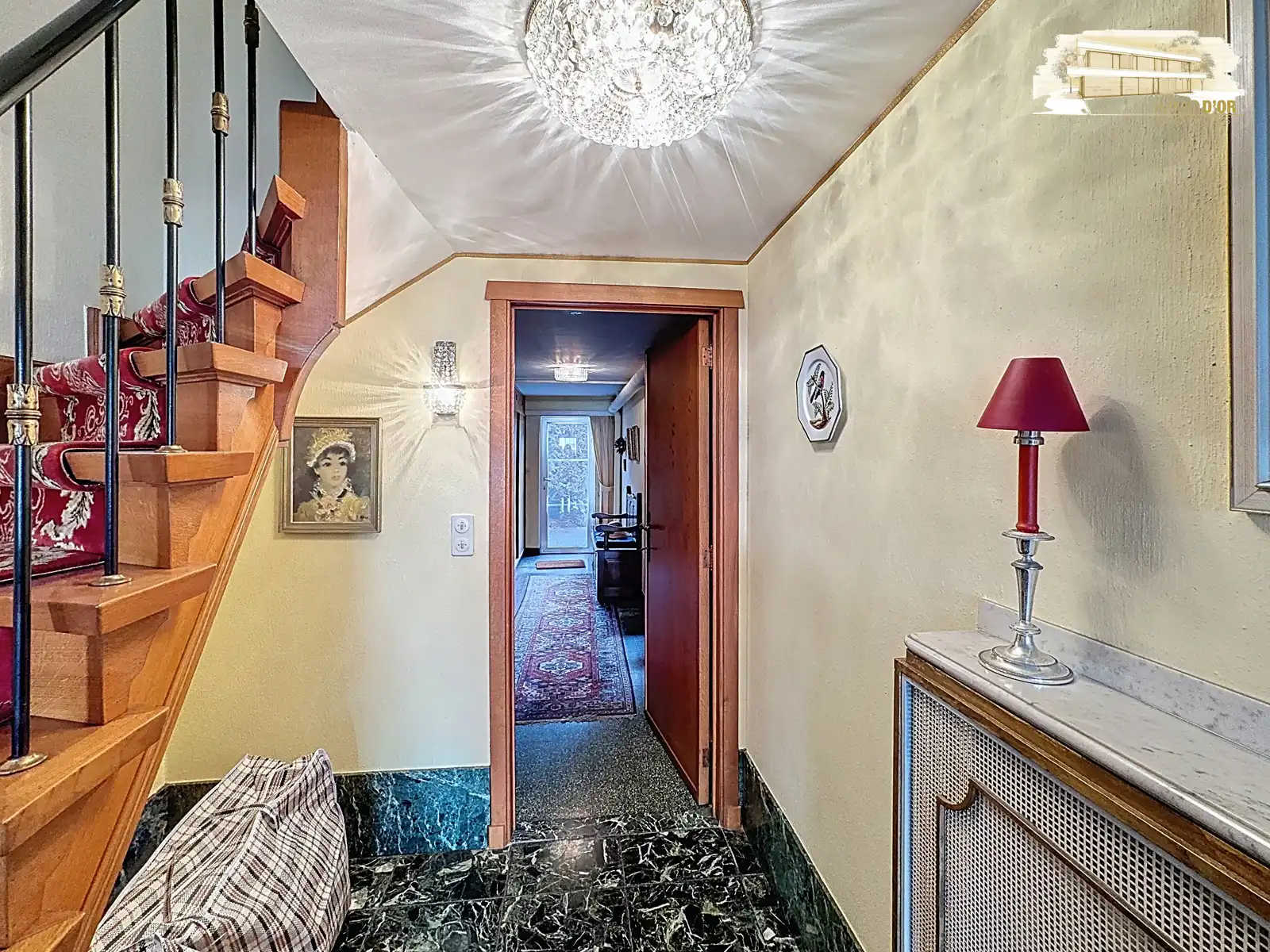 Bel-étage met ZW-tuin met ruime garage + oprit voor 2 auto's foto 12