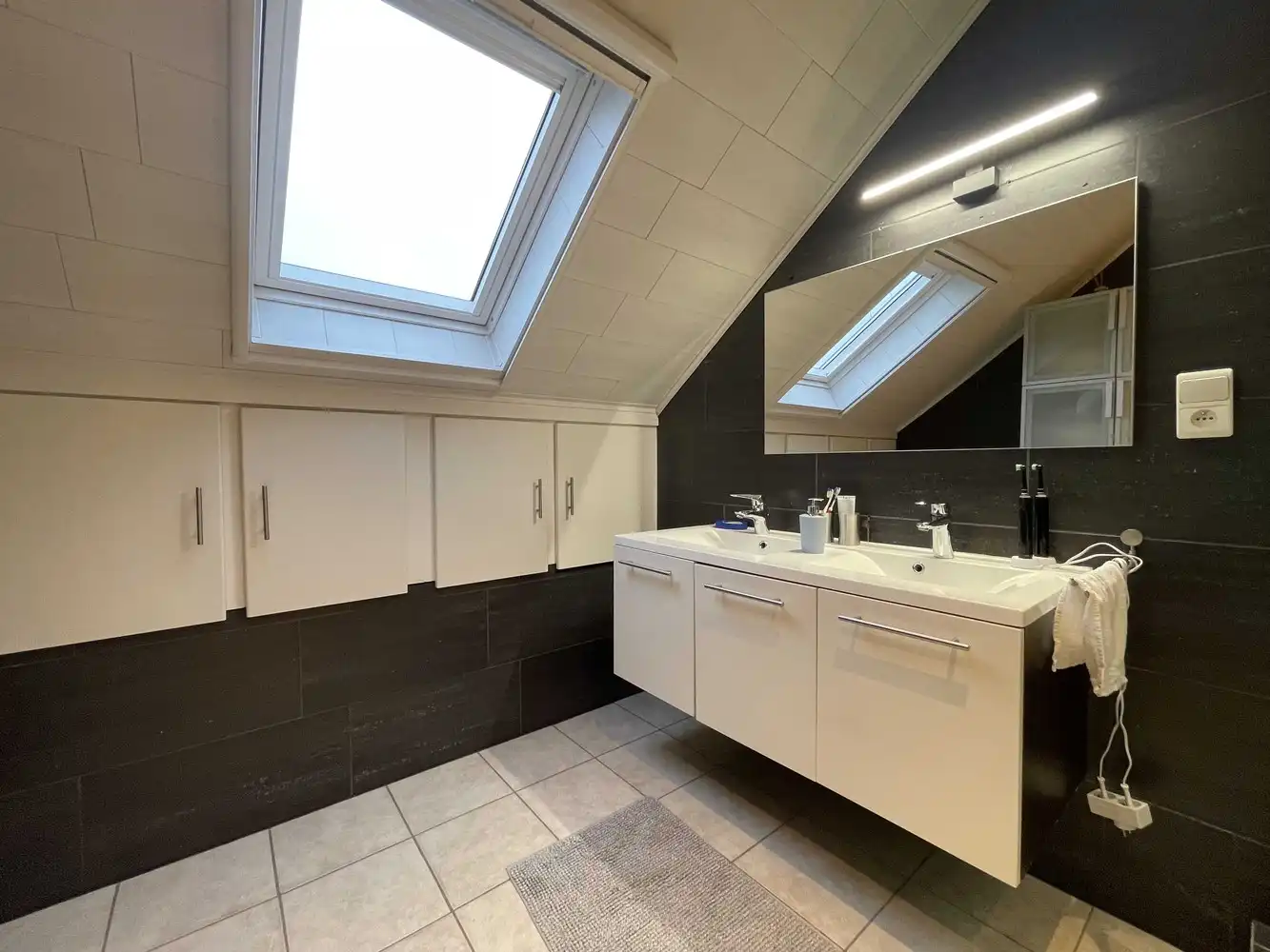 Rustig gelegen gezinswoning in onberispelijke staat van onderhoud foto 16