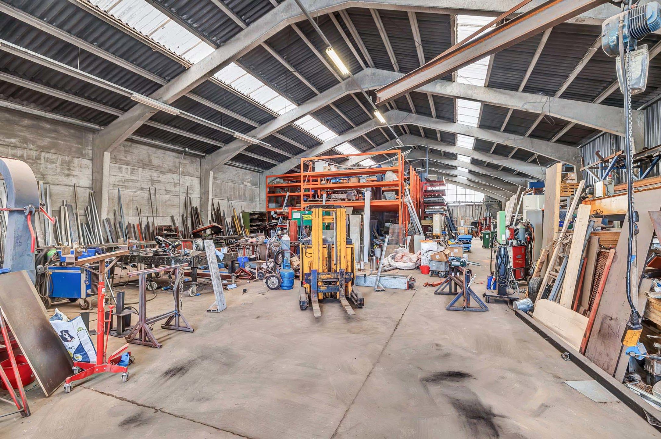 Ruime loods met woonentiteit  foto 4