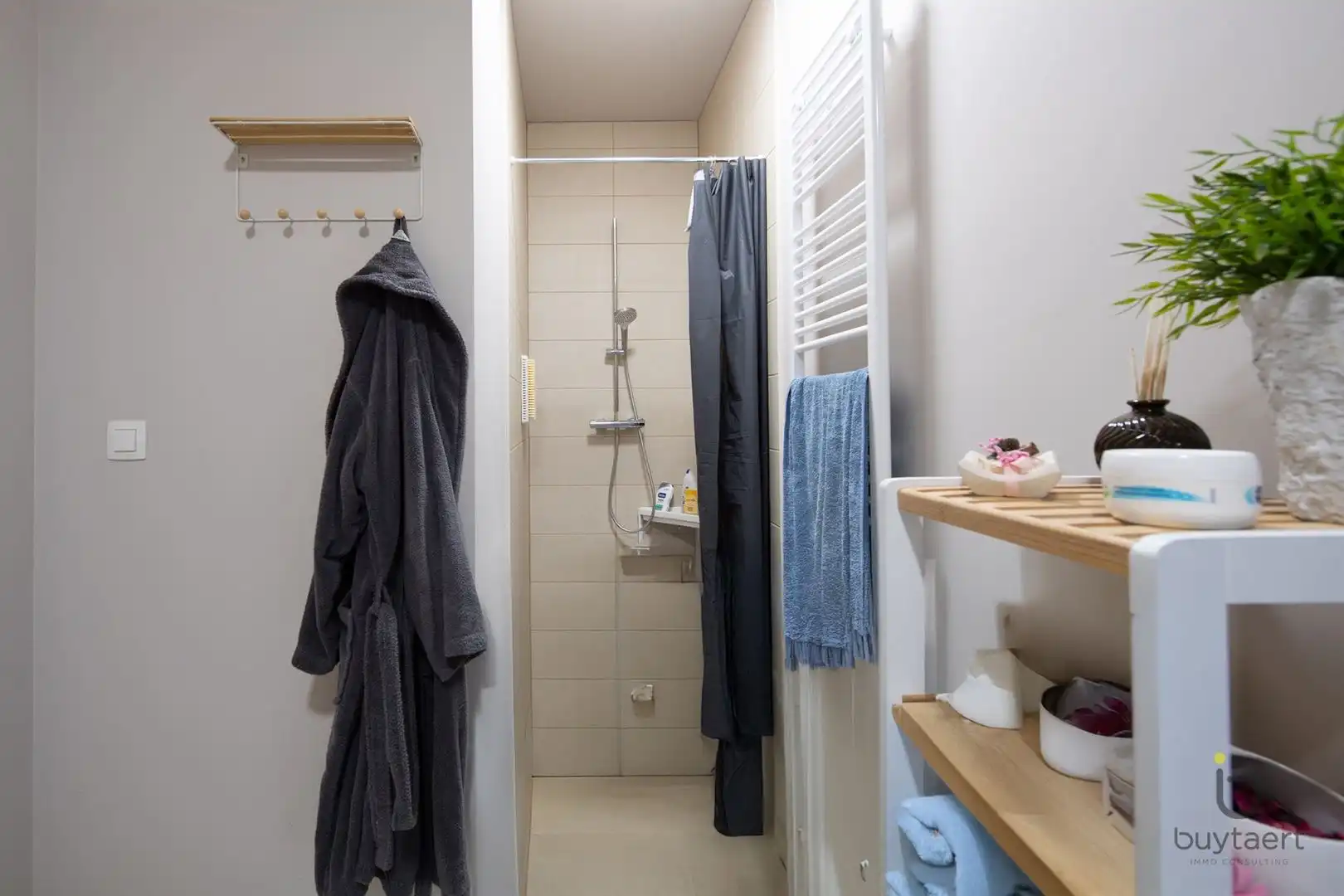 Recent 3 slaapkamer appartement met gezellig terras te Sint Antonius. foto 10