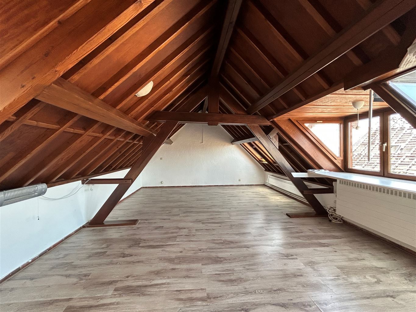 Gezellige studio met terrasje vlakbij de Markt. foto {{pictureIndex}}