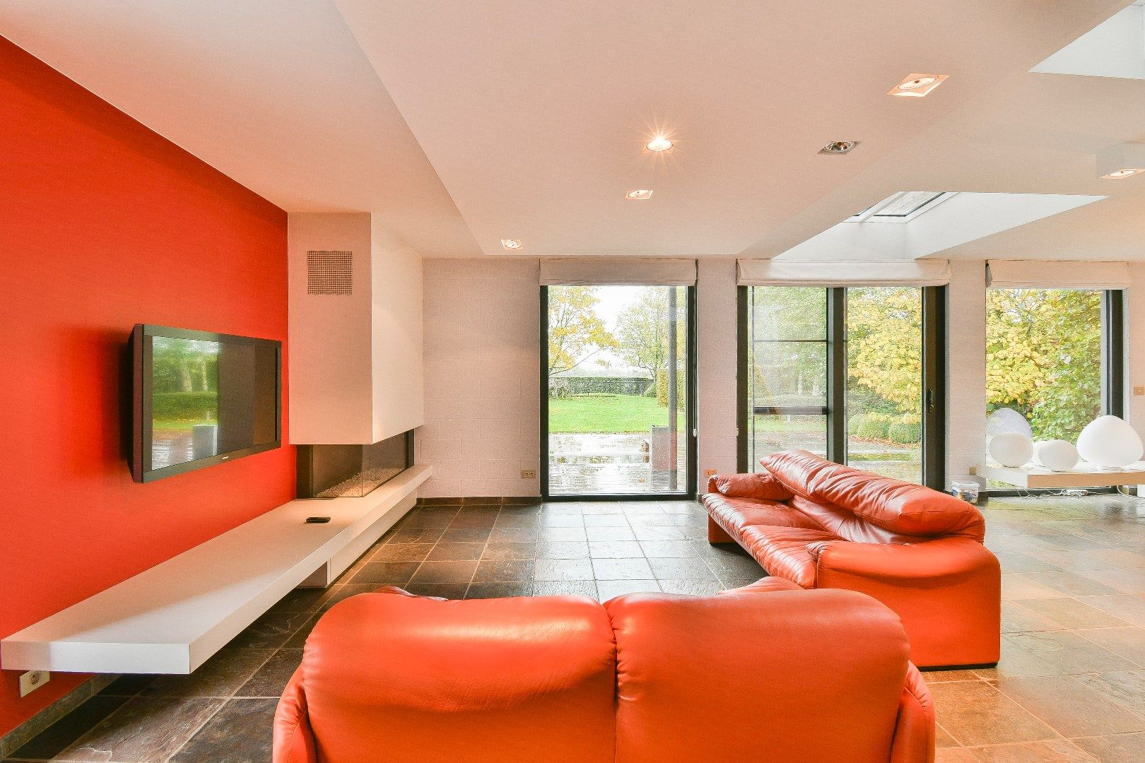 Prachtige Villa met Zwembad in het hartje van Oudenburg Te huur.  foto 5