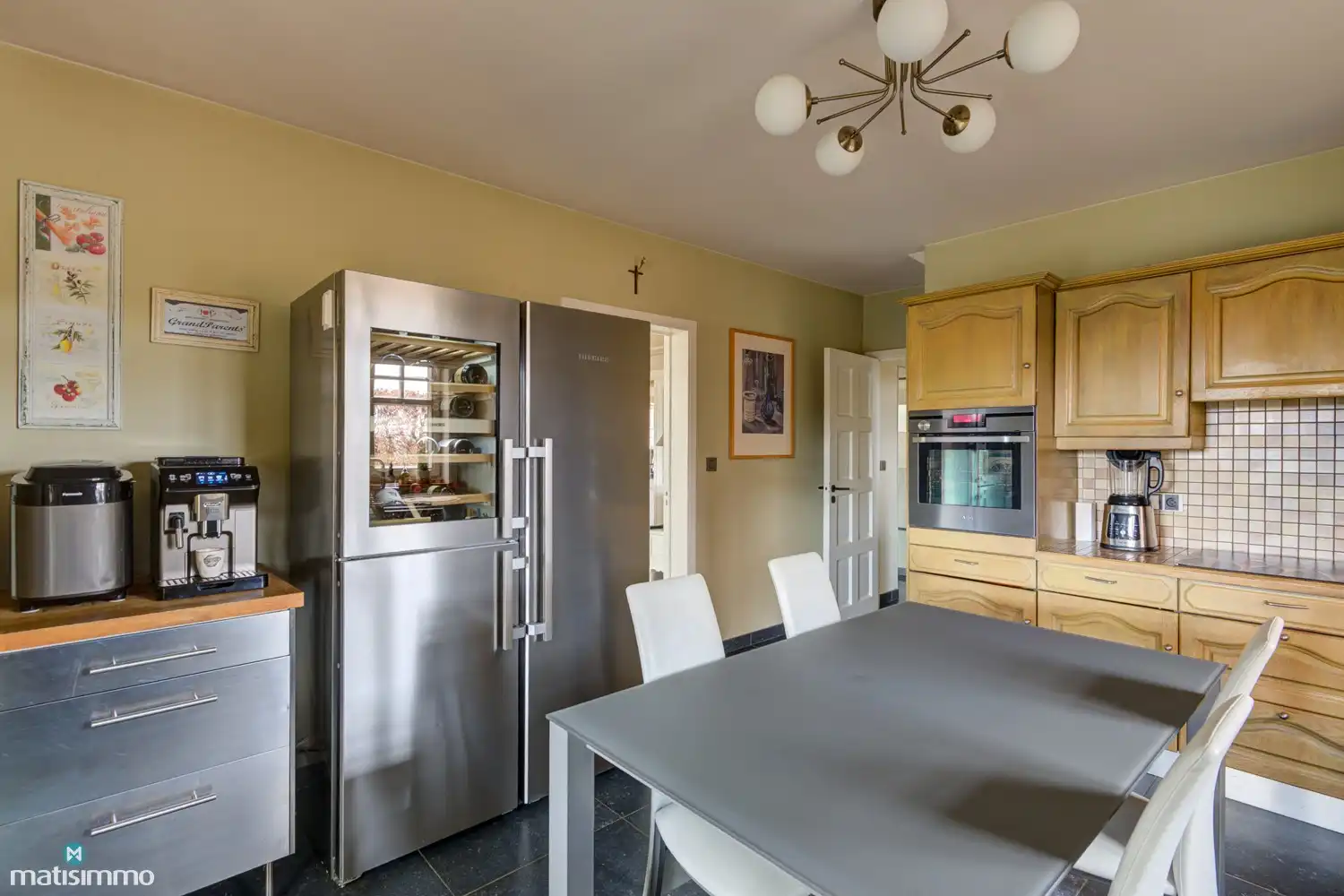 INSTAPKLARE EN ENERGIEZUINIGE WONING MET INPANDIGE GARAGE, TUINKAMER, KELDER EN RUIME TUIN TE ELST foto 7