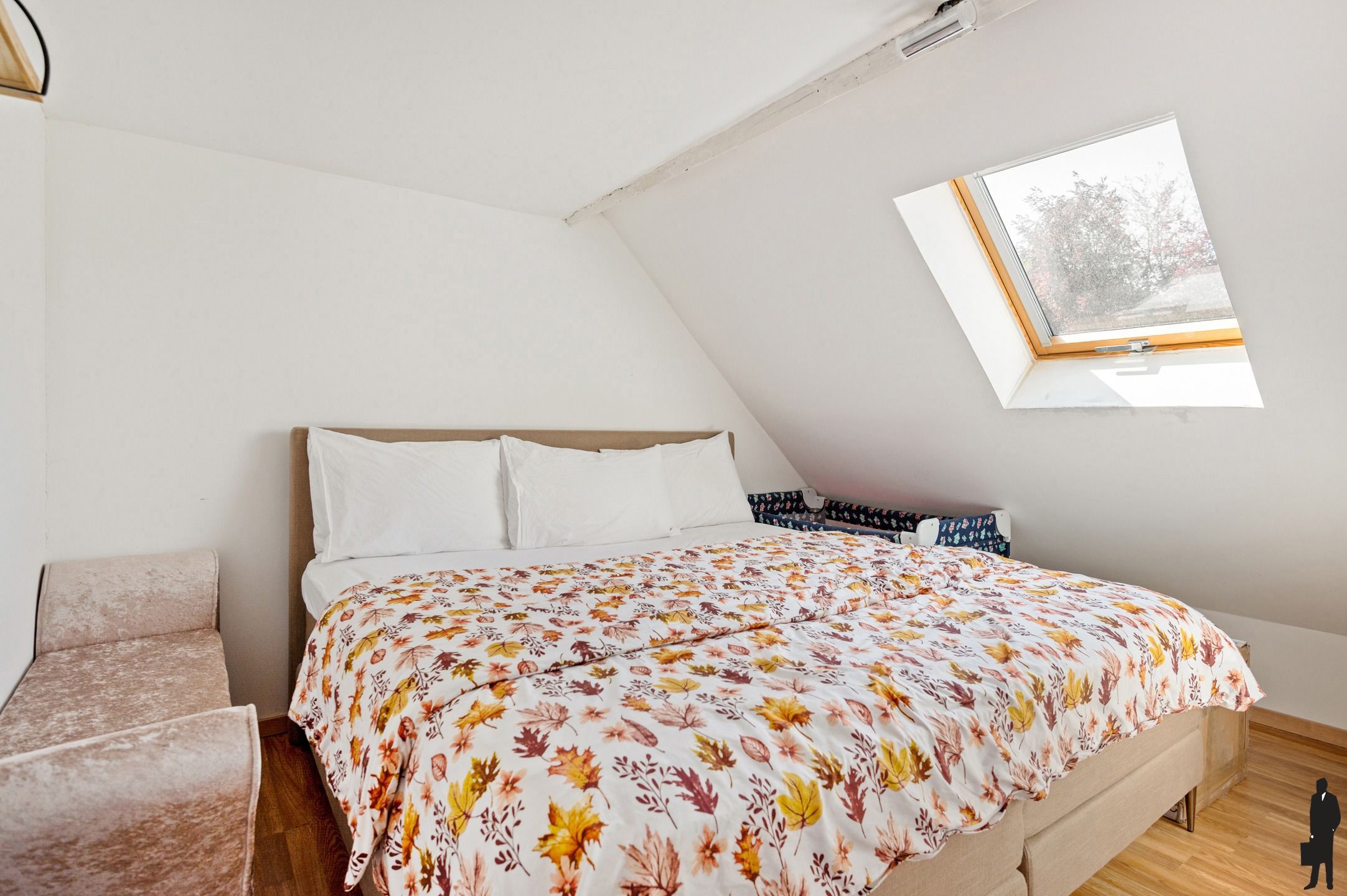 Instapklare rijwoning in het centrum van 's Gravenwezel. foto 16