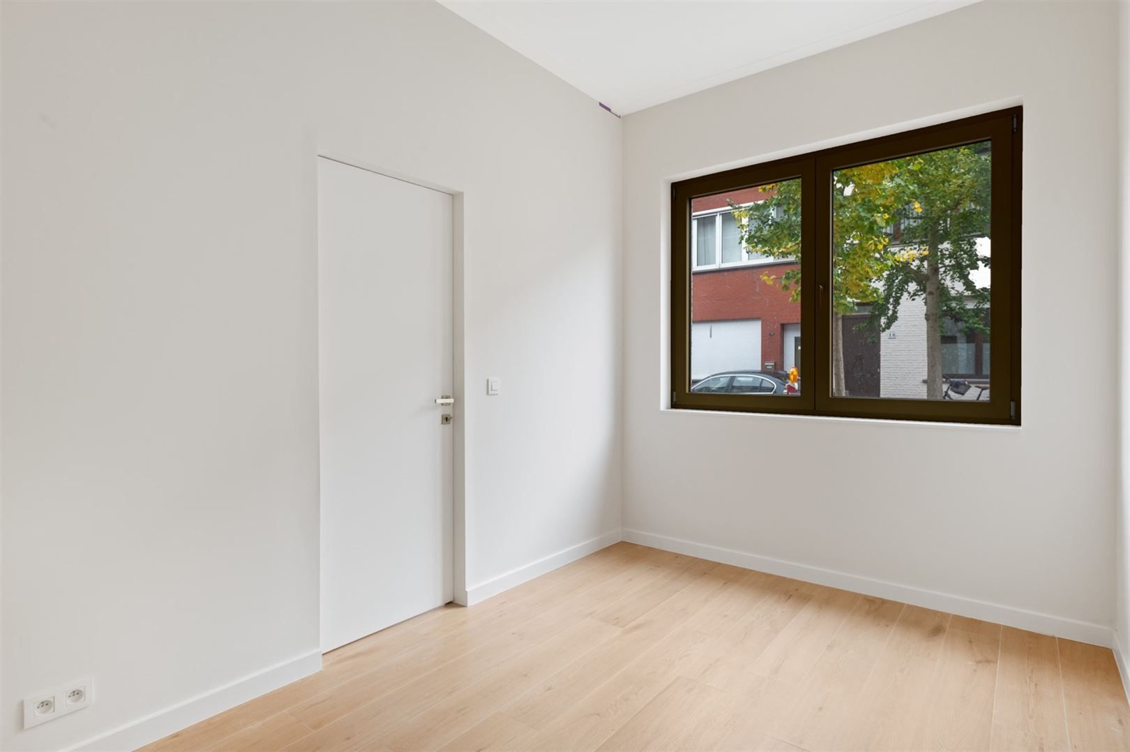 Zeer ruime nieuwbouwwoning met grote tuin en open zicht. foto 9