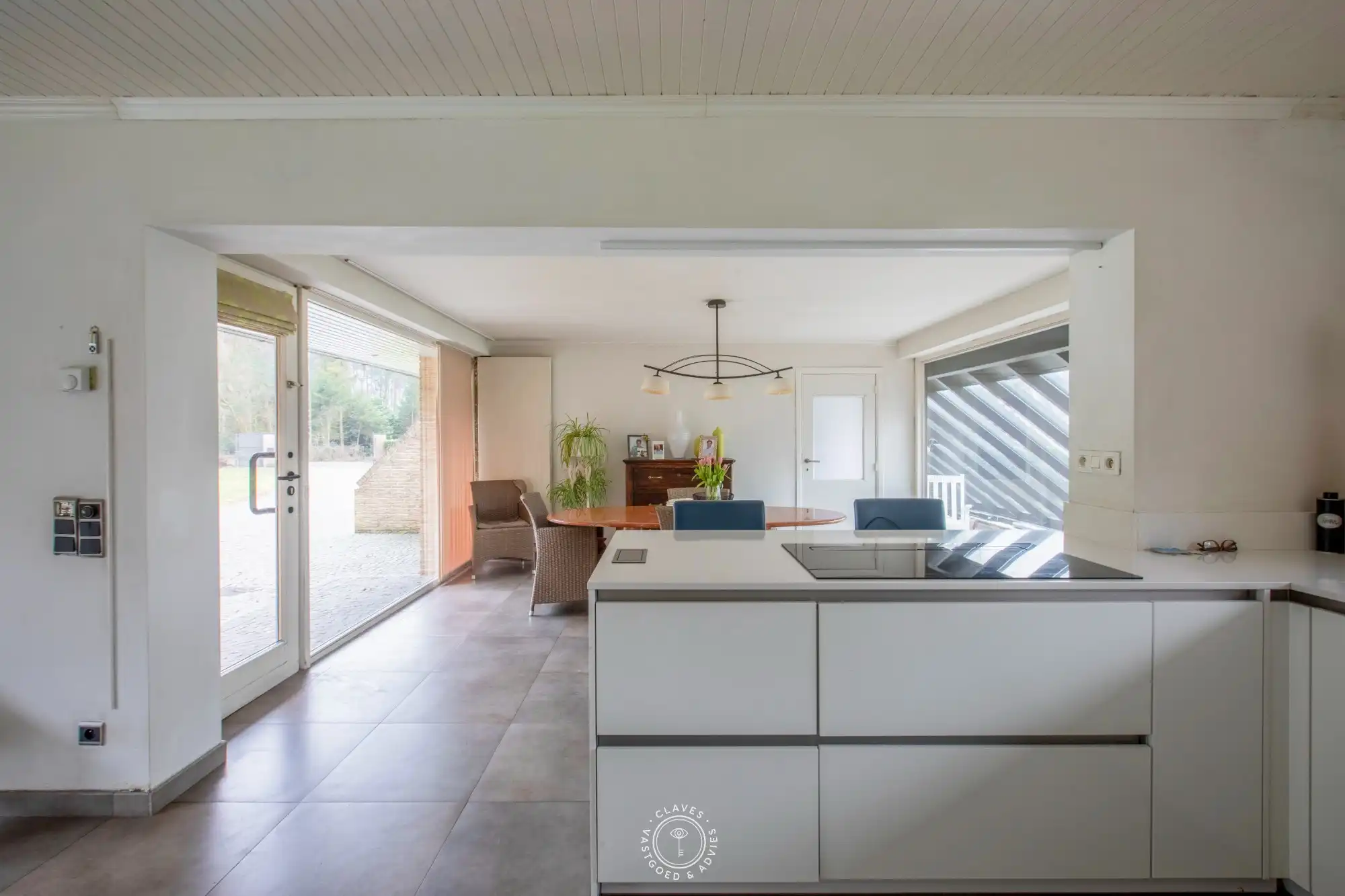 Charmante woning op uitzonderlijk groot perceel foto 7