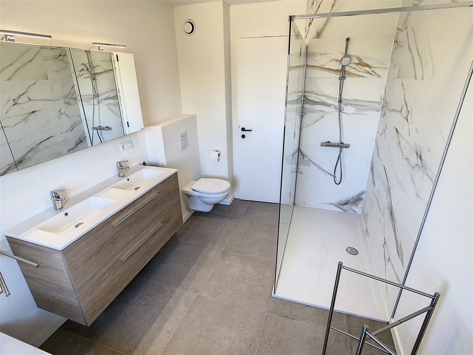 Mooie instapklare woning, 3 slpks, tuin, terras, garage foto 52