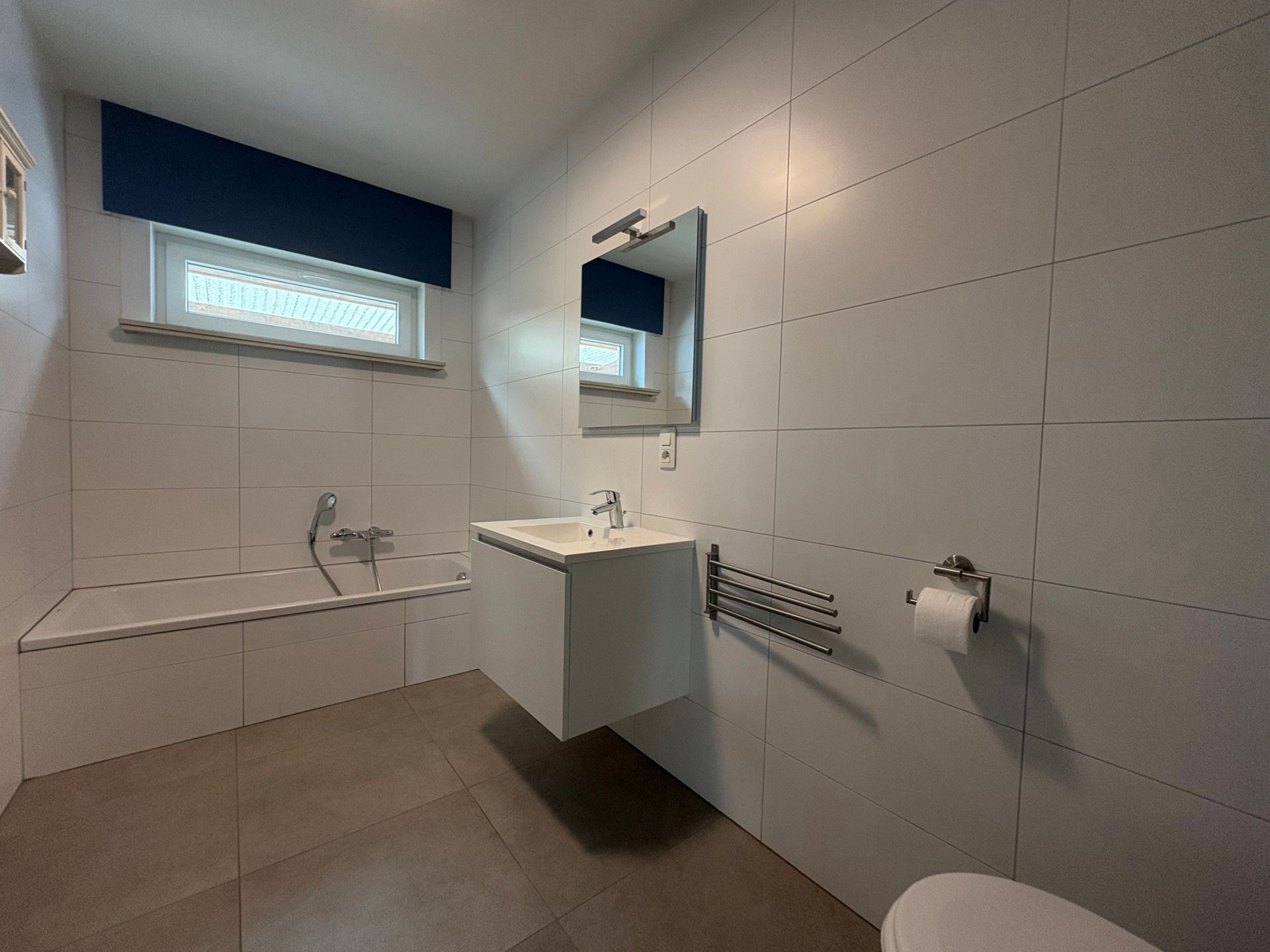 Ruime gerenoveerde woning met 5 slpks in centrum Ouwegem foto 13