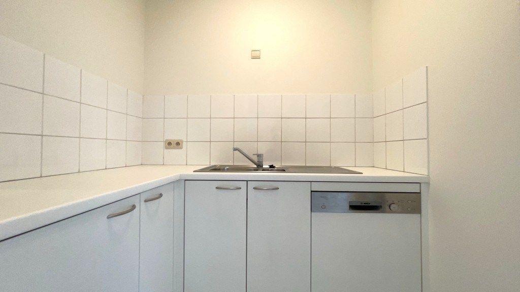 Commercieel gelijkvloers kantoor te huur nabij Singel te Berchem foto 6